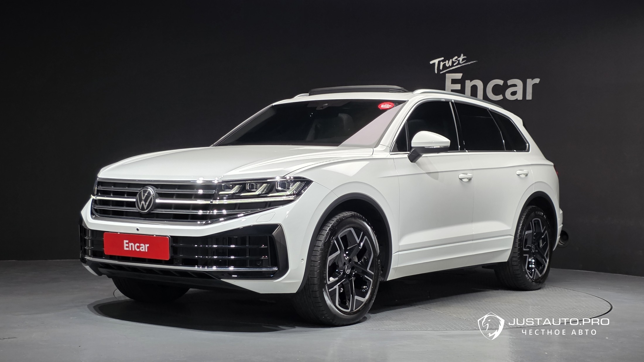 Автомобиль Volkswagen Touareg