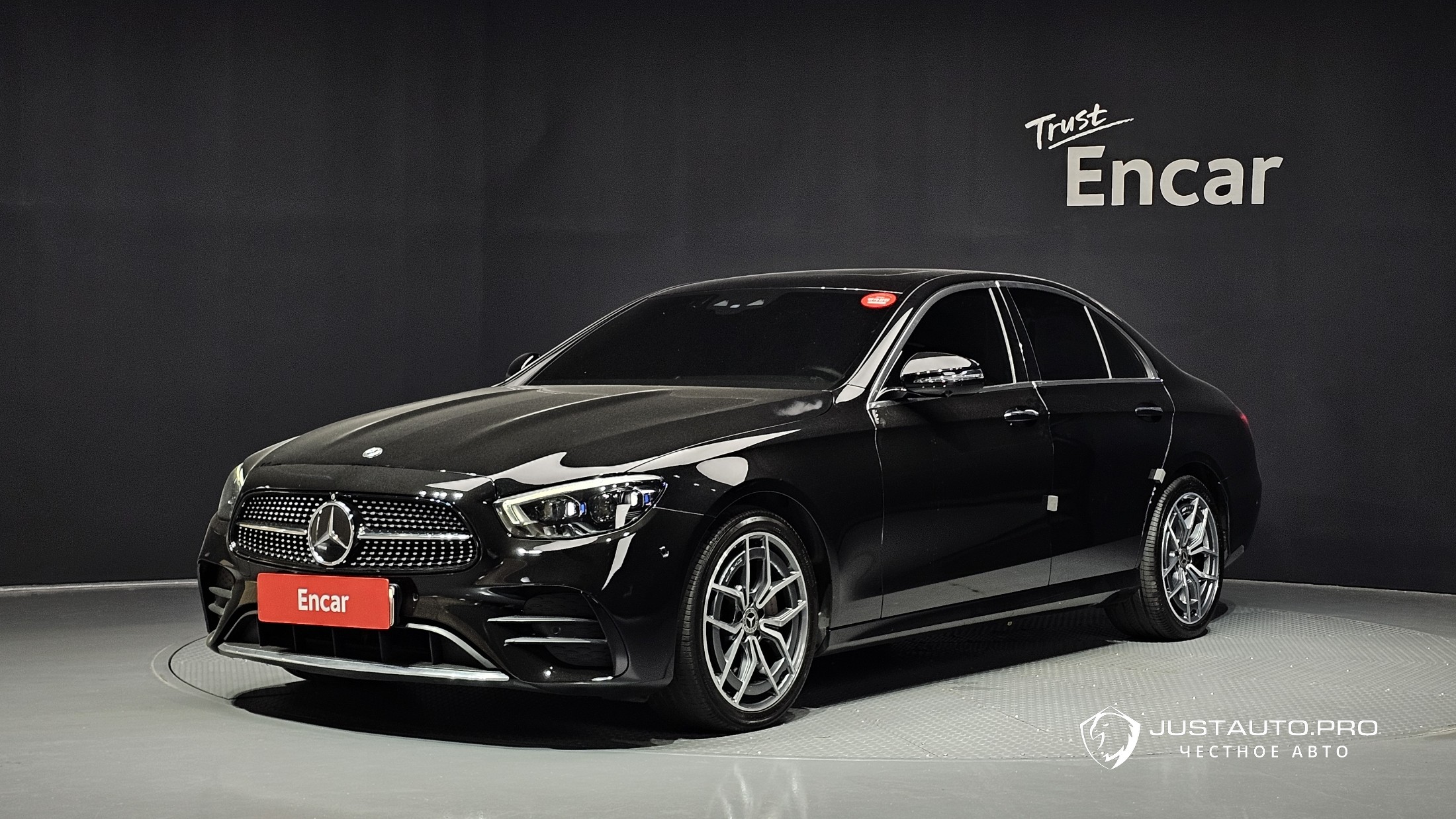 Автомобиль Mercedes-Benz E-Class