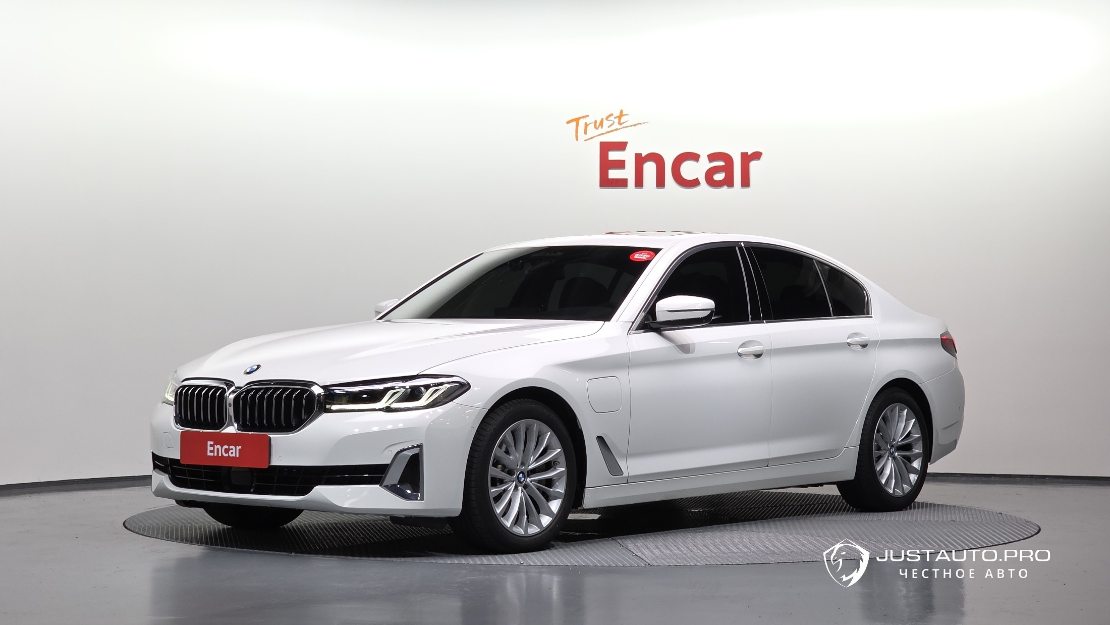 Автомобиль BMW 5-Series