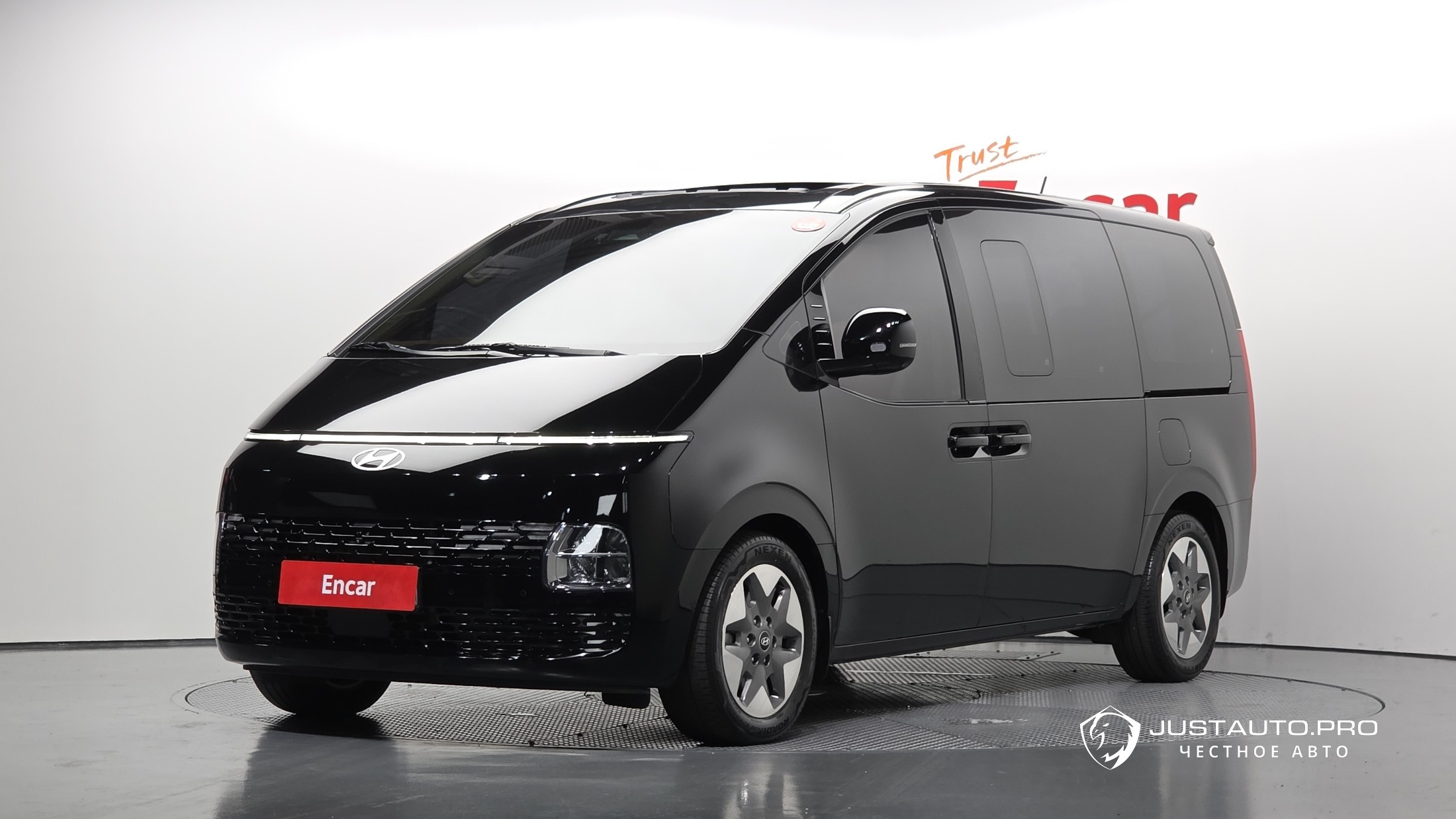 Автомобиль Hyundai Staria