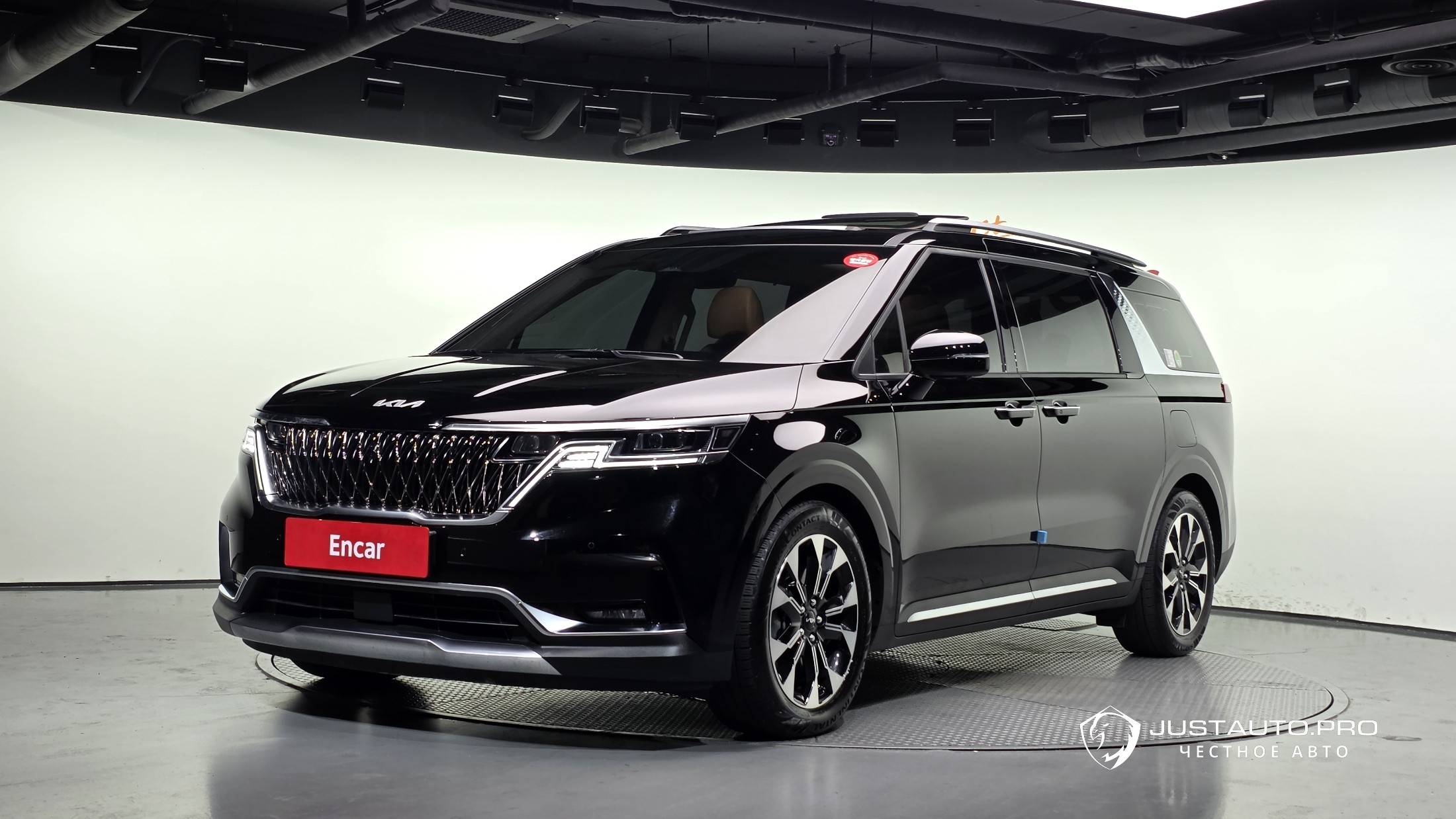 Автомобиль Kia Canival