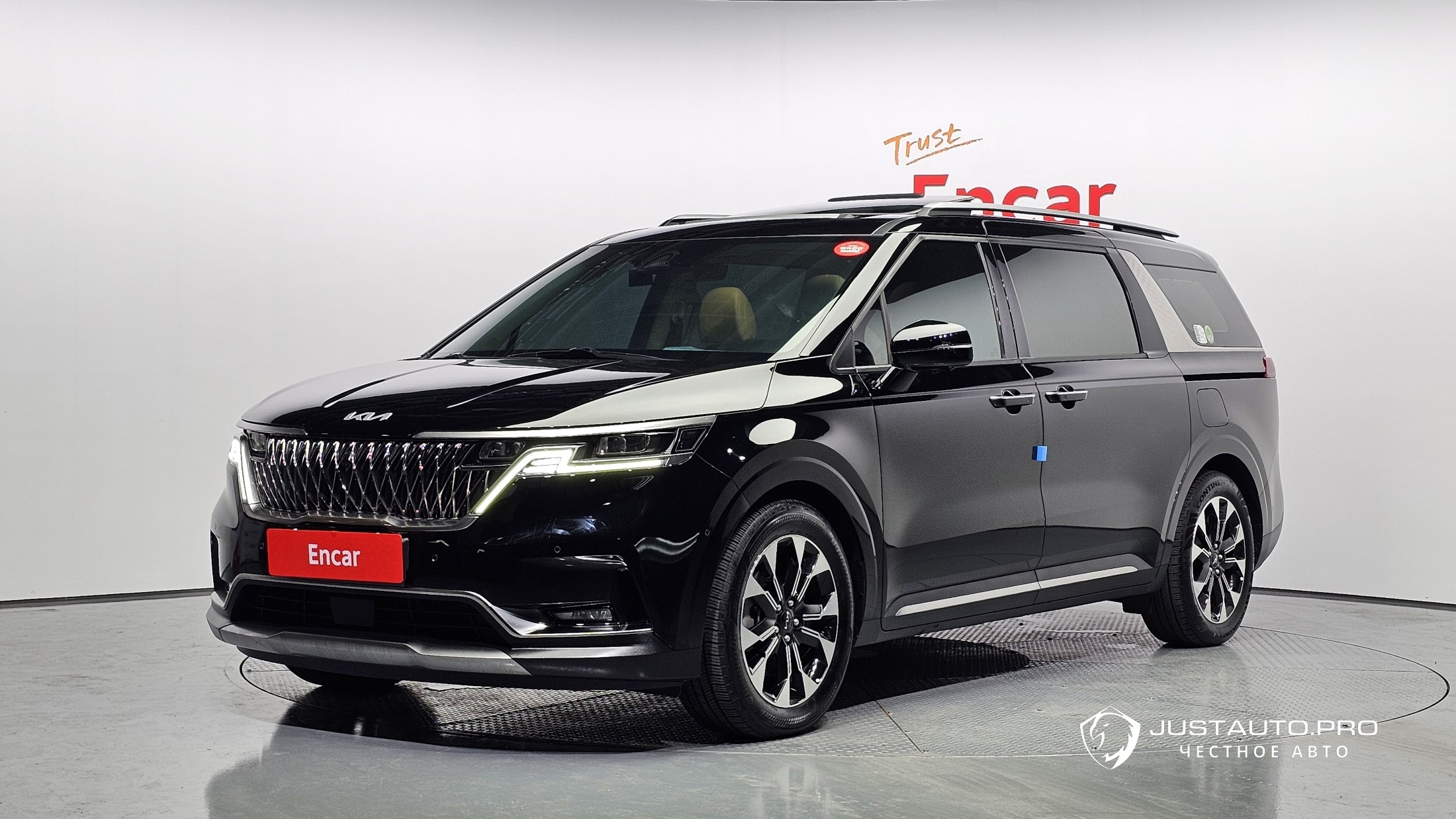 Автомобиль Kia Canival