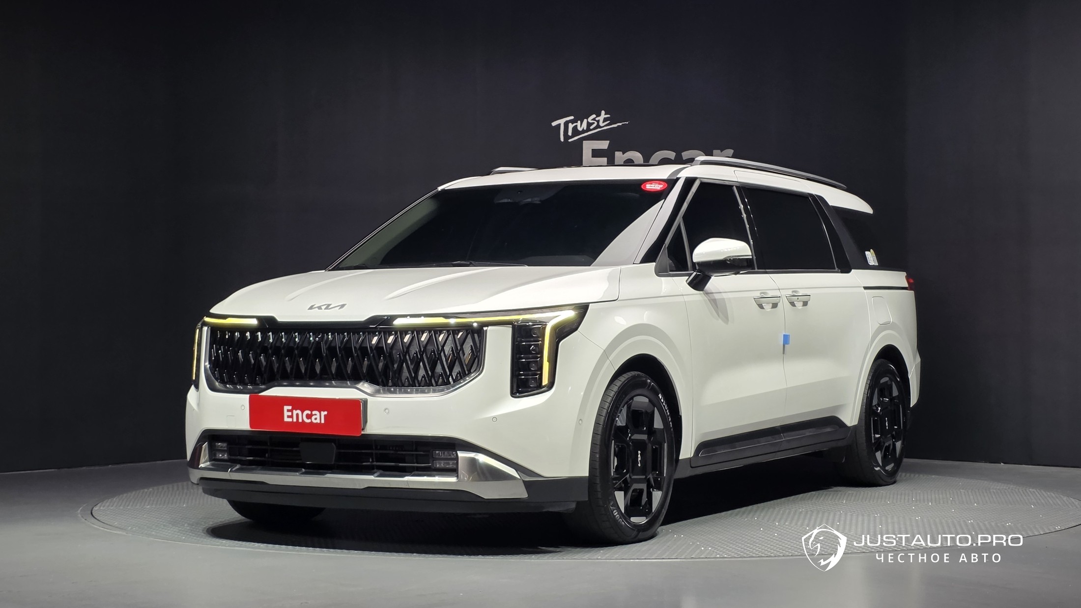 Автомобиль Kia Canival