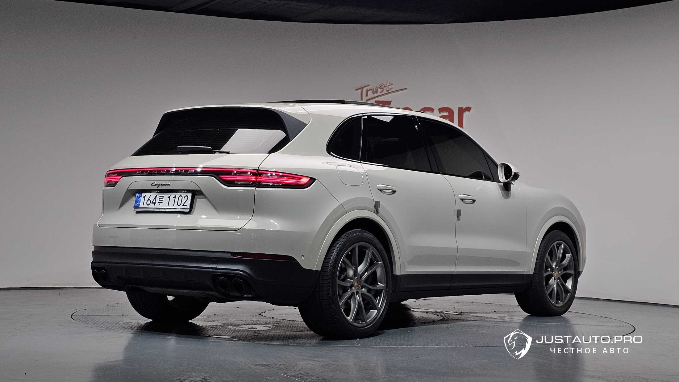 Автомобиль Porsche Cayenne