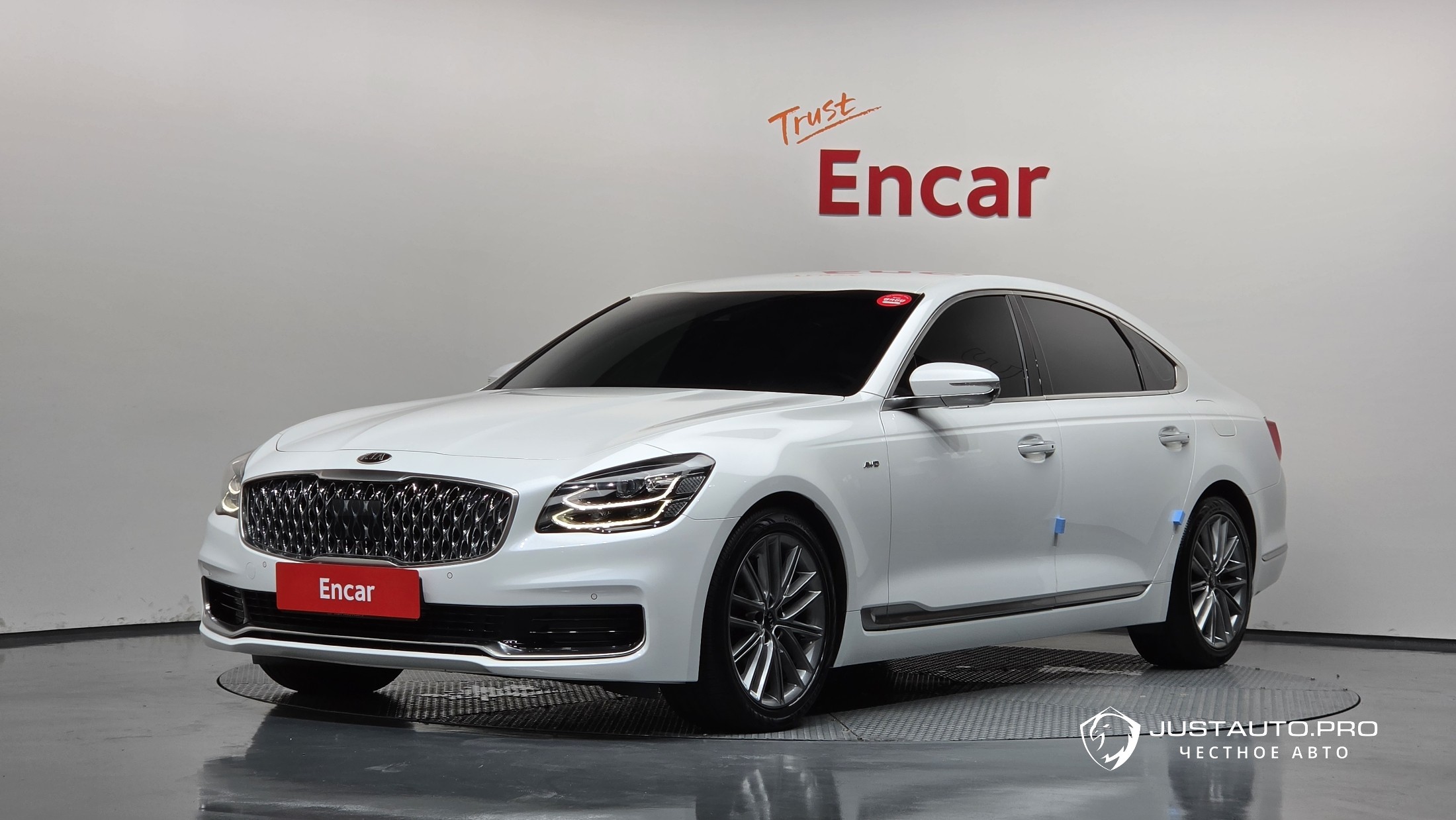 Автомобиль Kia K9