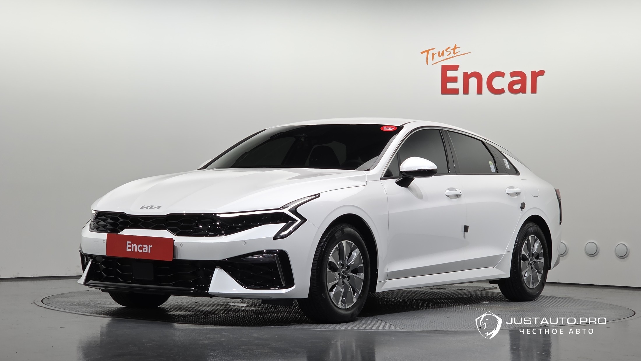 Автомобиль Kia K5