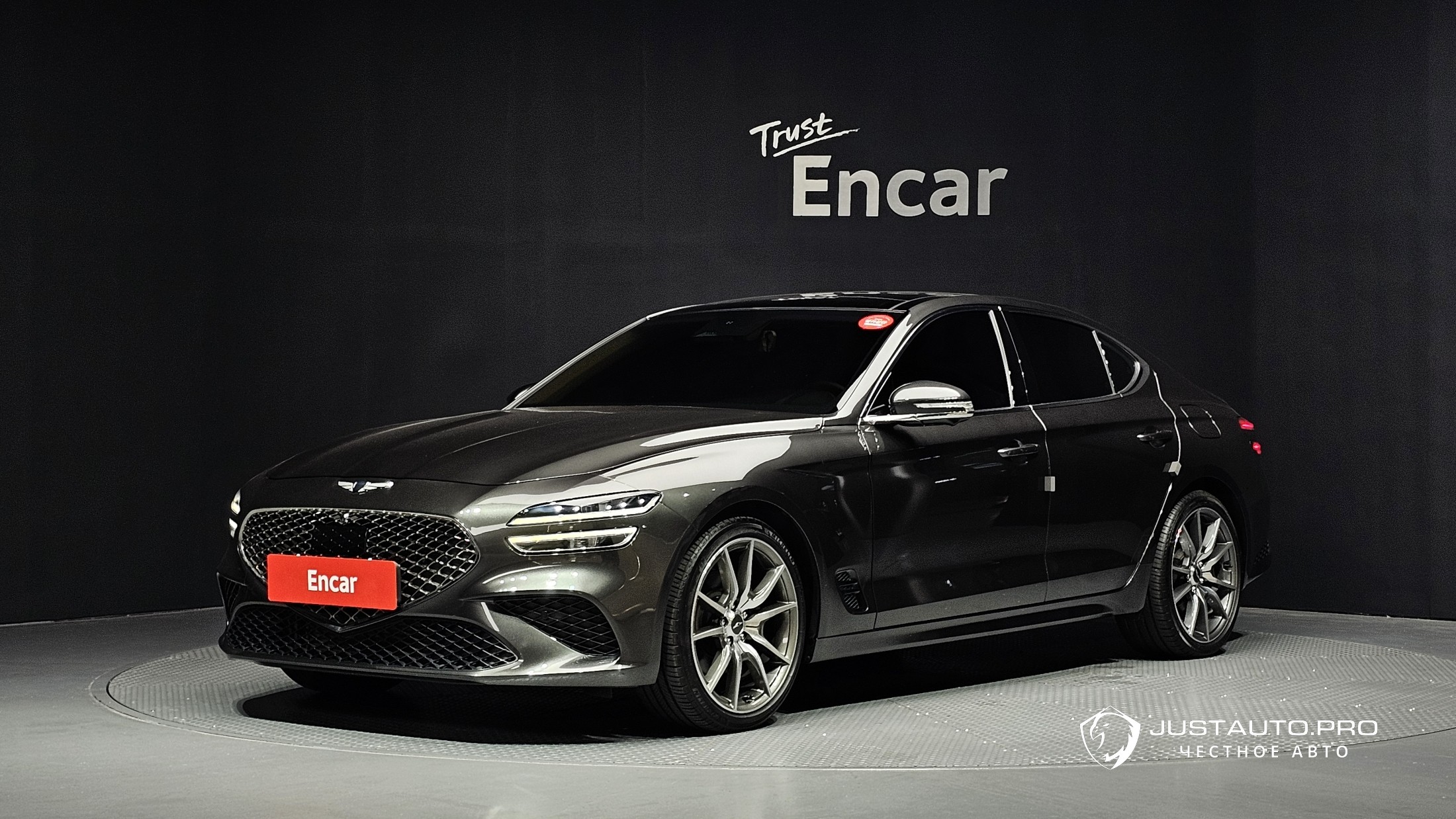 Автомобиль Genesis G70