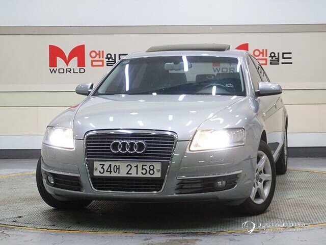 Автомобиль Audi A6