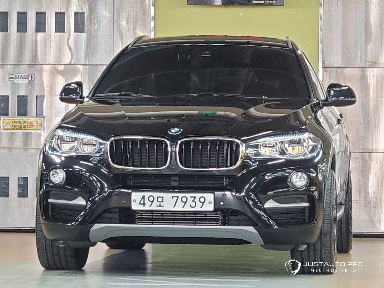 Автомобиль BMW X6