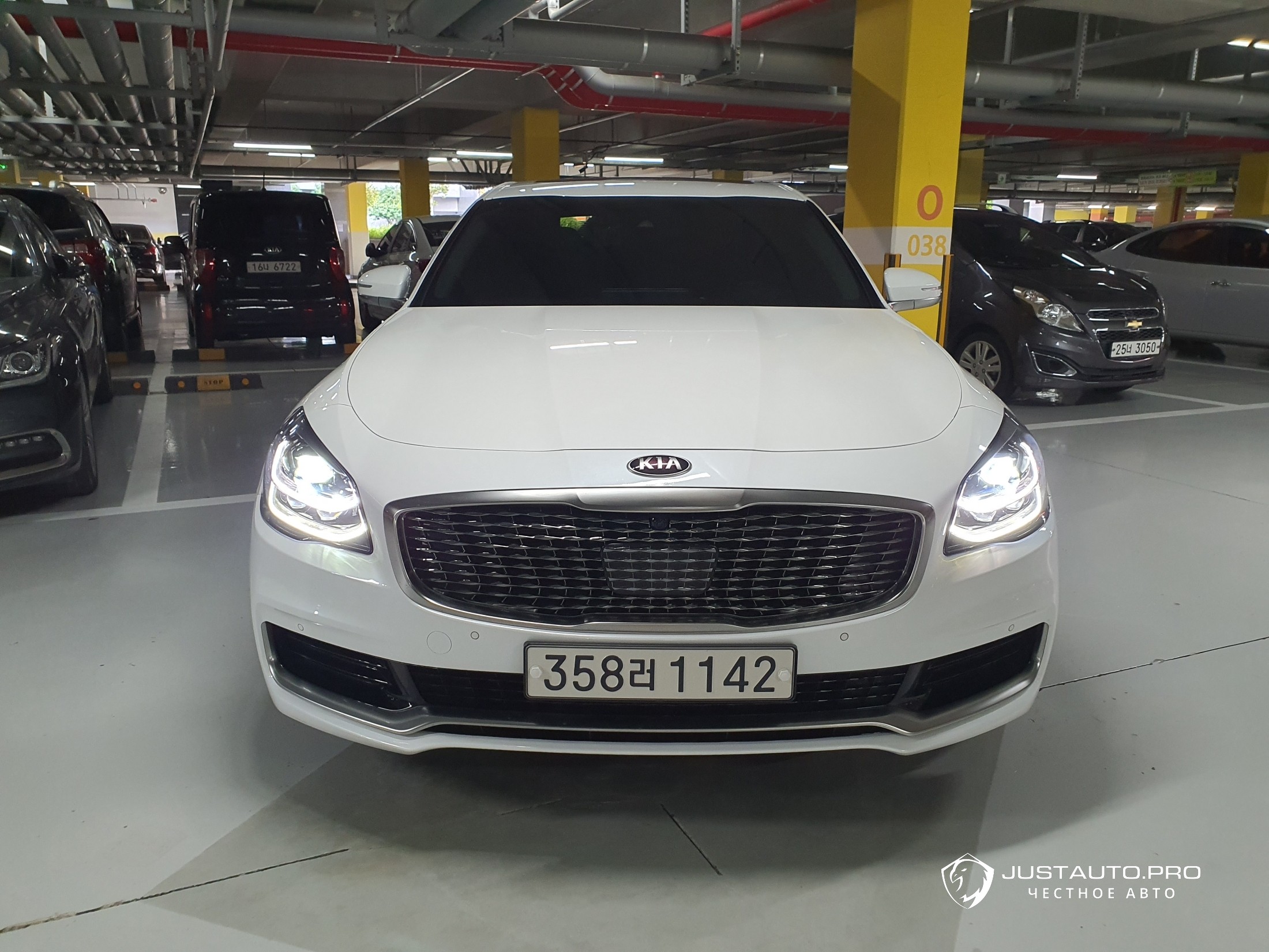 Автомобиль Kia K9
