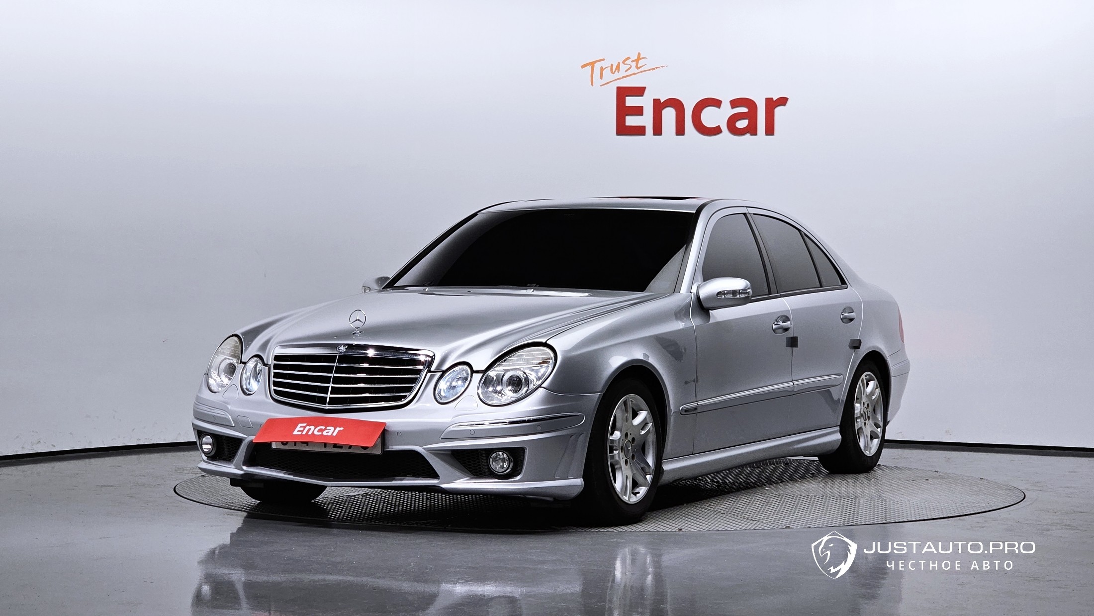 Автомобиль Mercedes-Benz E-Class