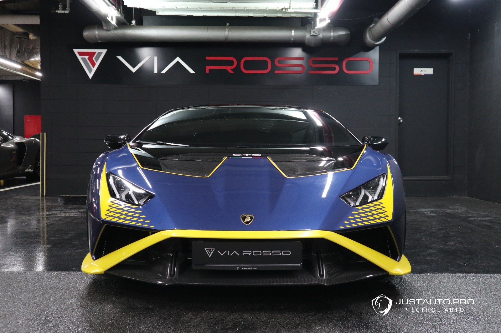 Автомобиль Lamborghini Huracan
