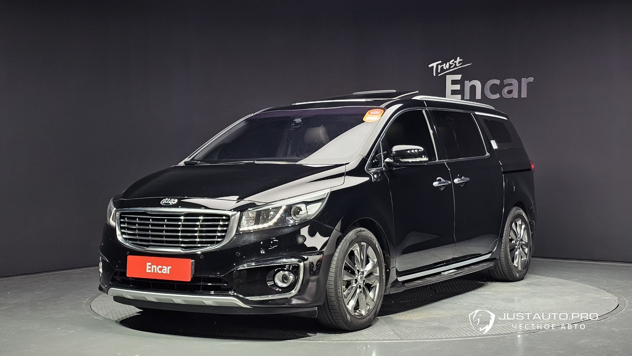 Автомобиль Kia Canival