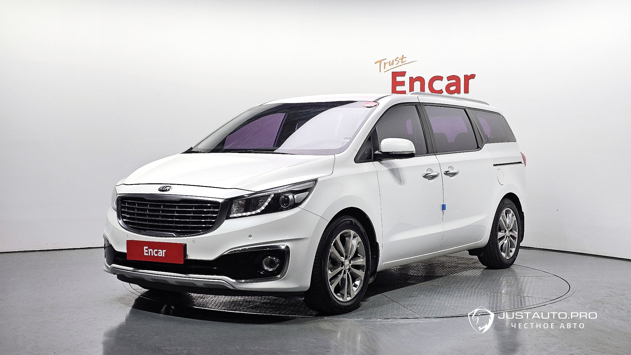 Автомобиль Kia Canival