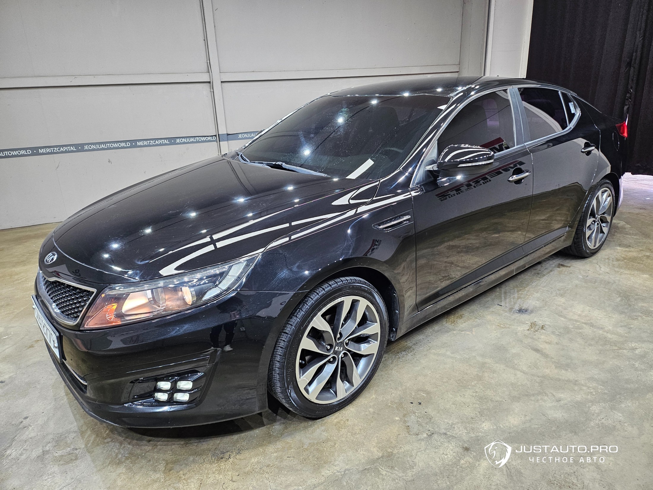 Автомобиль Kia K5