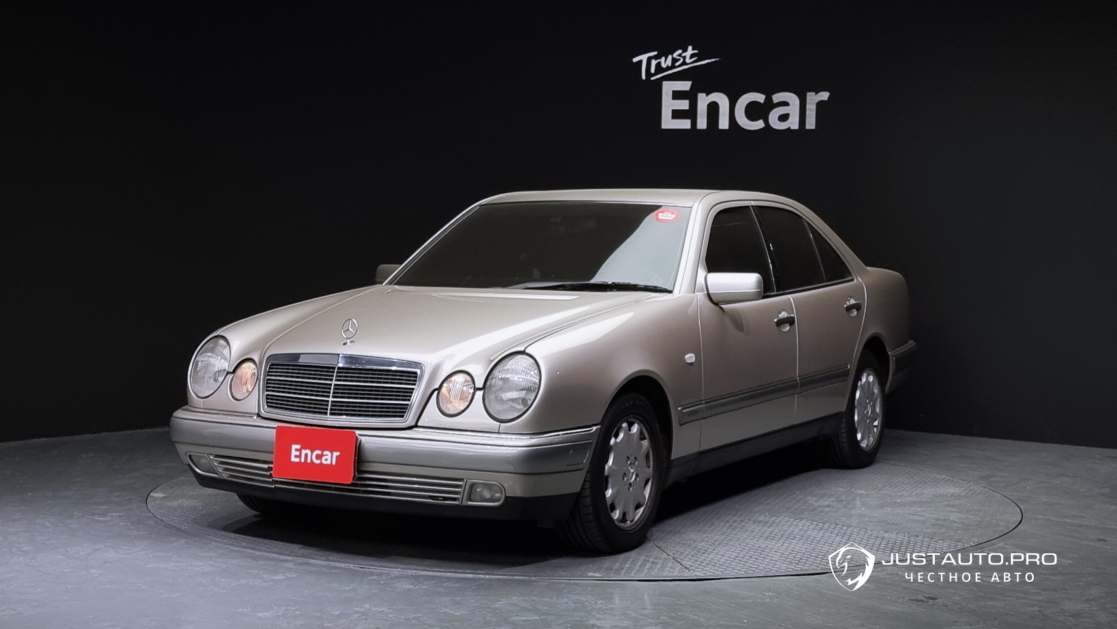 Автомобиль Mercedes-Benz E-Class