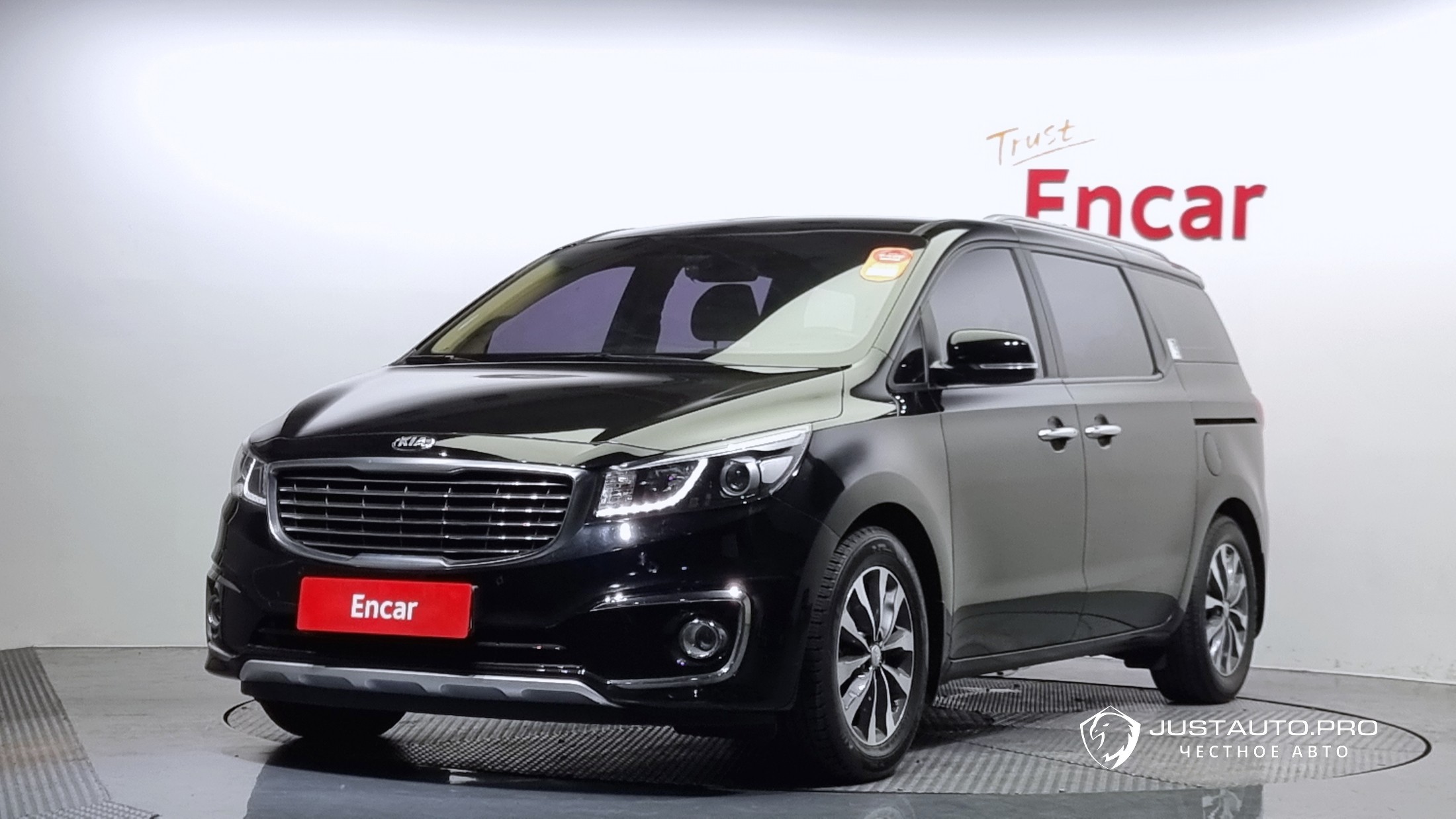 Автомобиль Kia Canival