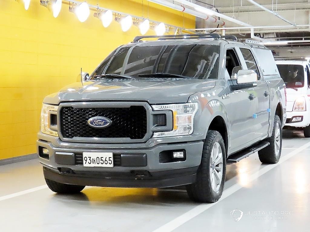Автомобиль Ford F150