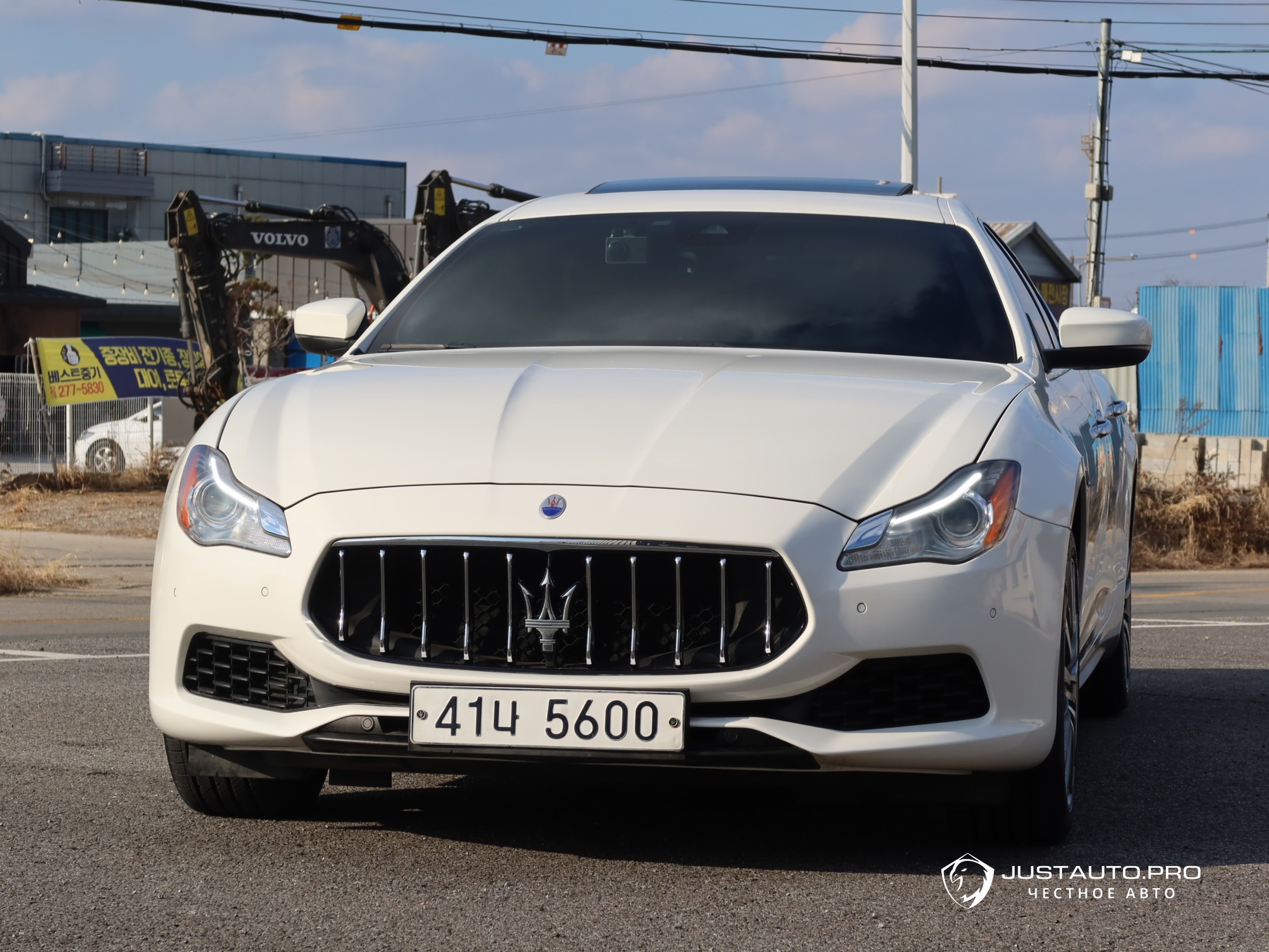 Автомобиль Maserati Quattroporte