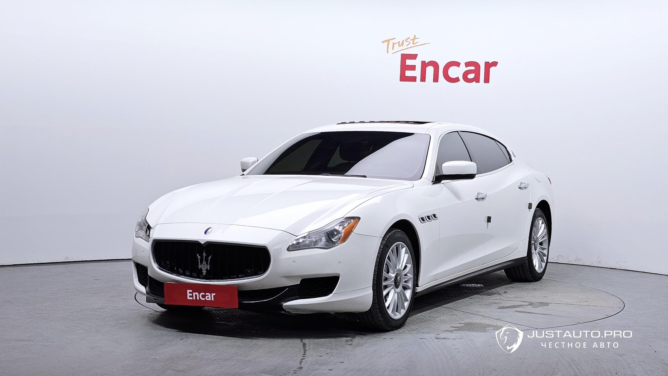 Автомобиль Maserati Quattroporte