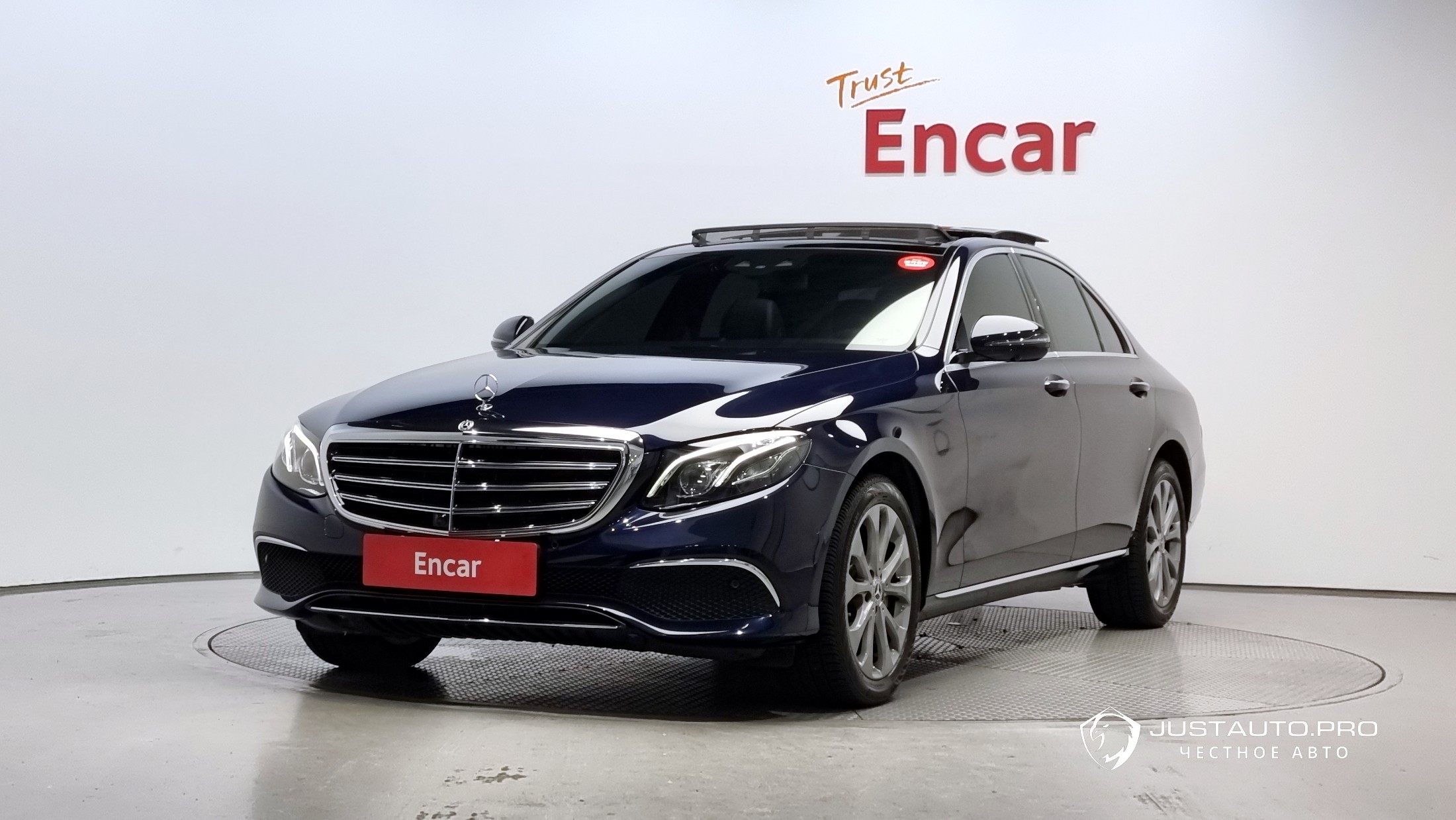 Автомобиль Mercedes-Benz E-Class