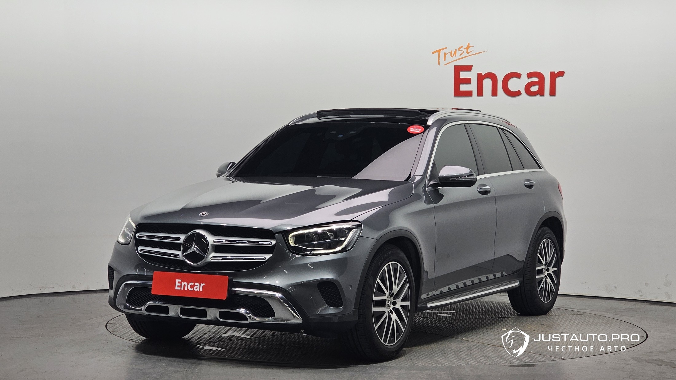 Автомобиль Mercedes-Benz GLC-Class