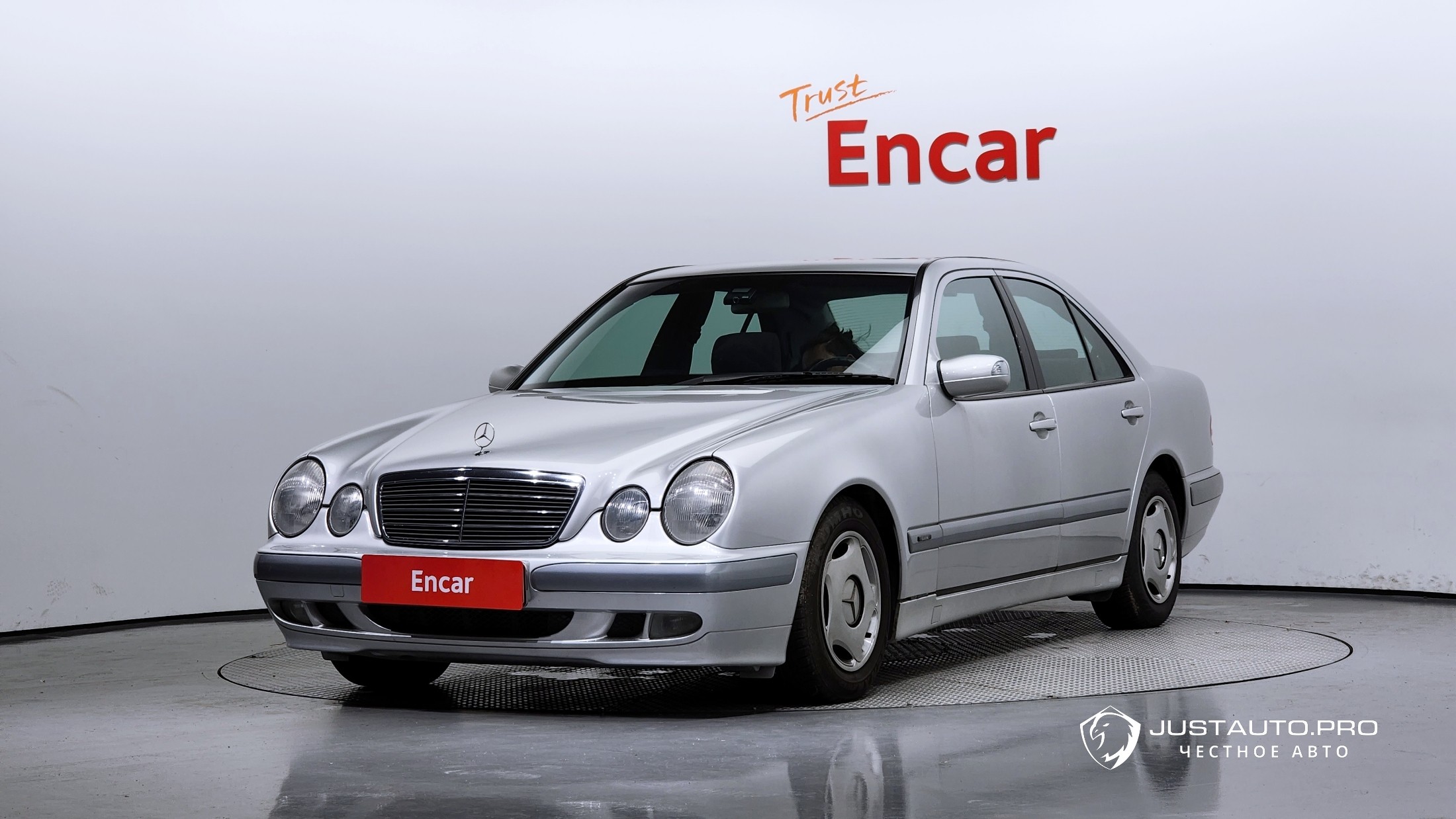 Автомобиль Mercedes-Benz E-Class