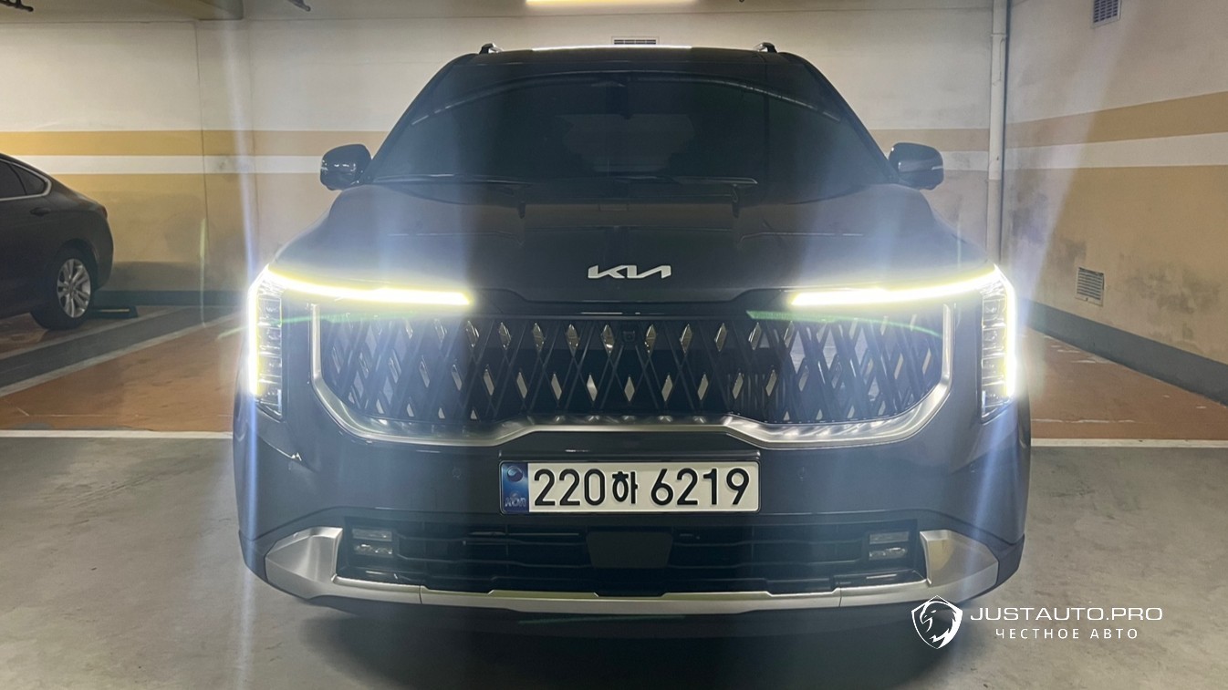 Автомобиль Kia Canival