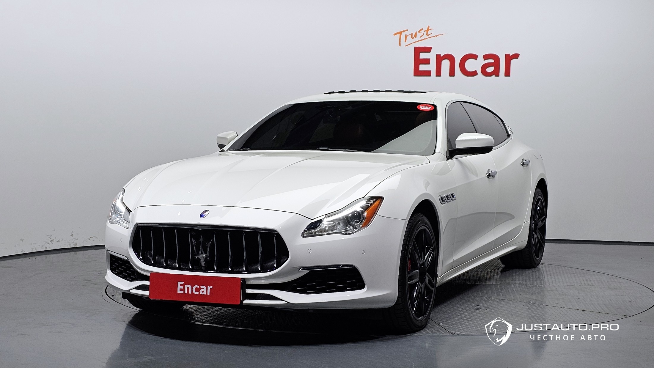 Автомобиль Maserati Quattroporte