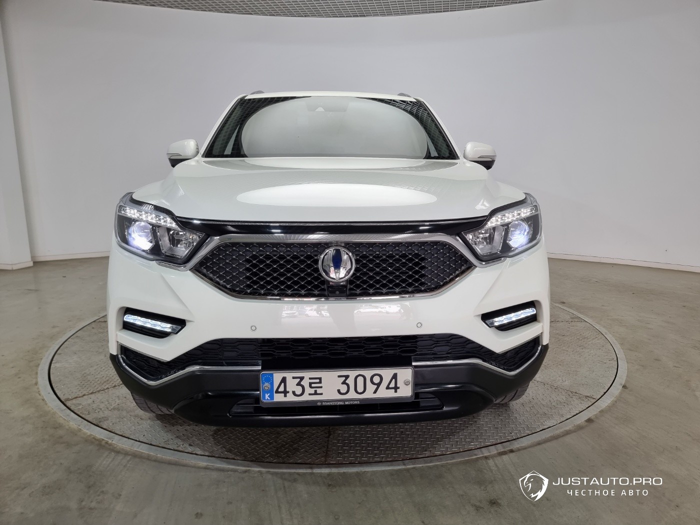 Автомобиль KG_Mobility_Ssangyong Rexton