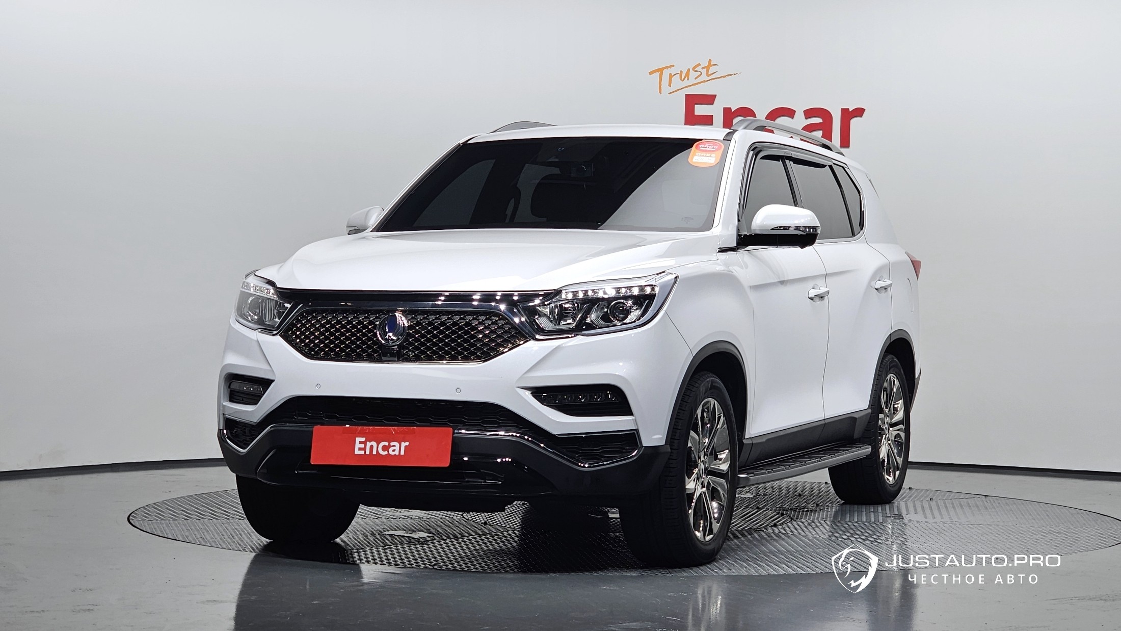Автомобиль KG_Mobility_Ssangyong Rexton