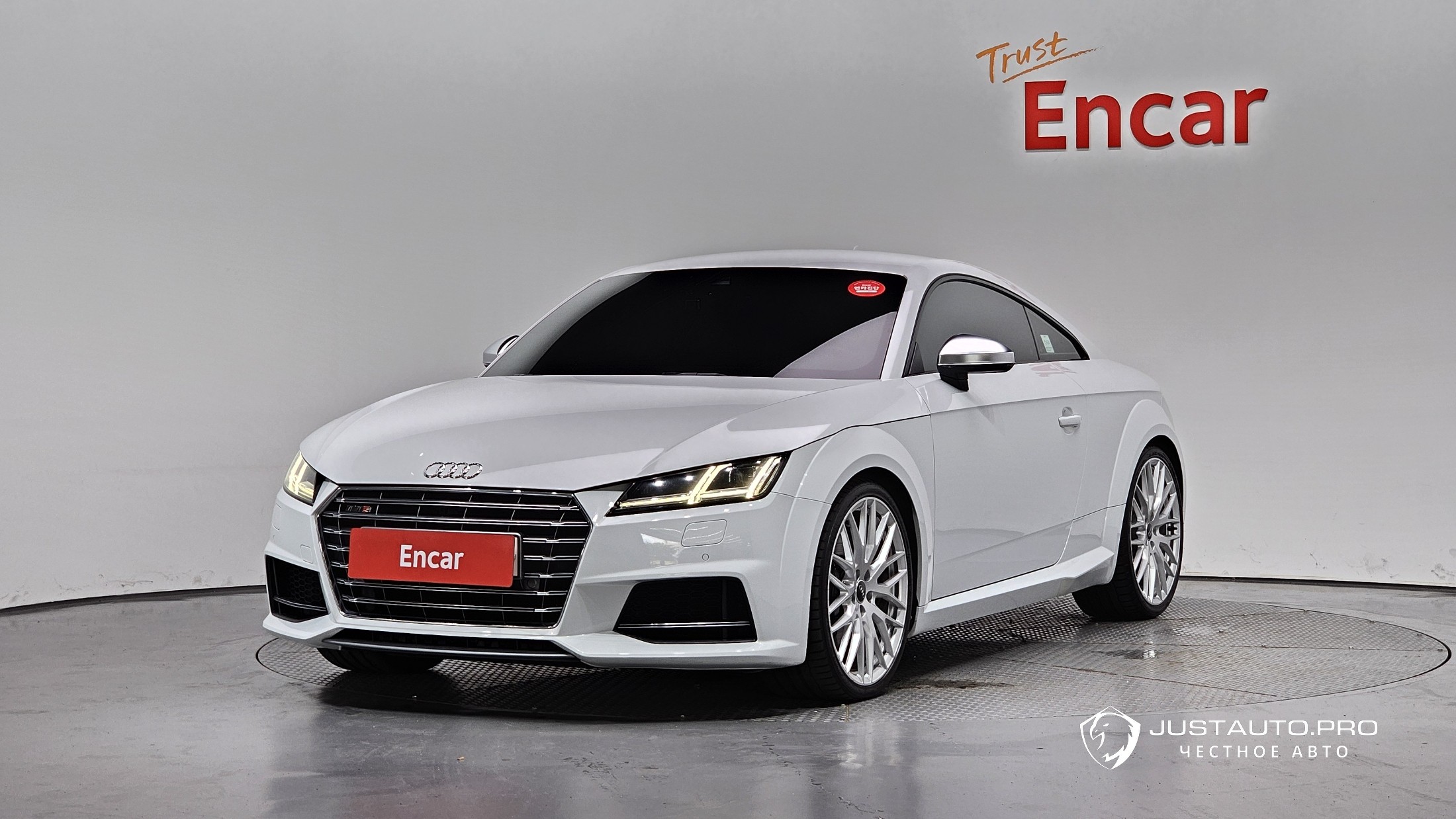 Автомобиль Audi TTS