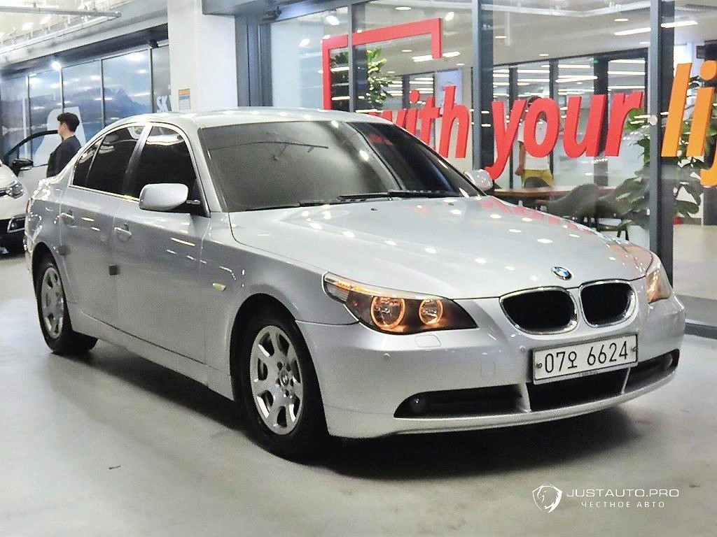 Автомобиль BMW 5-Series