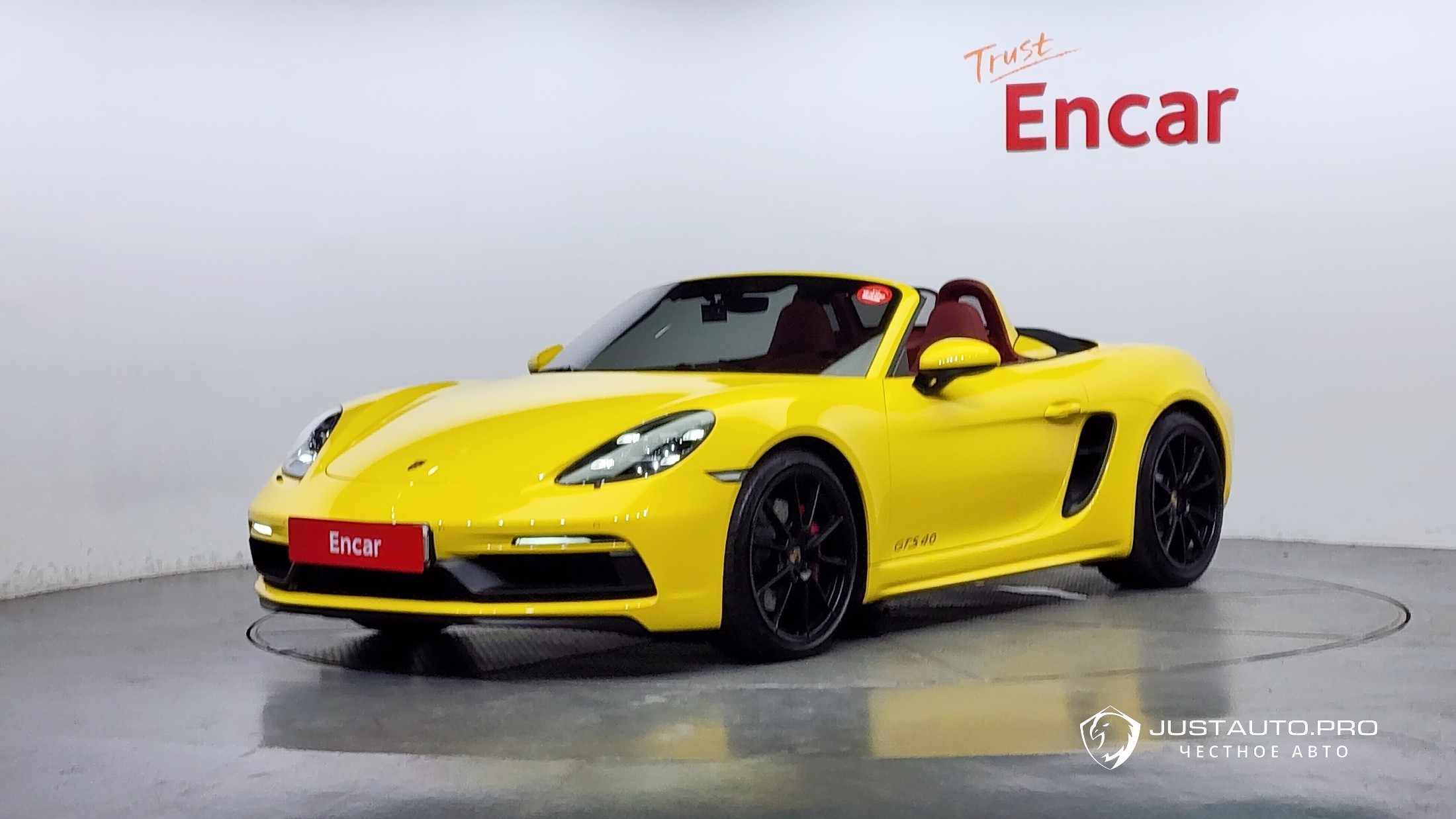Автомобиль Porsche 718