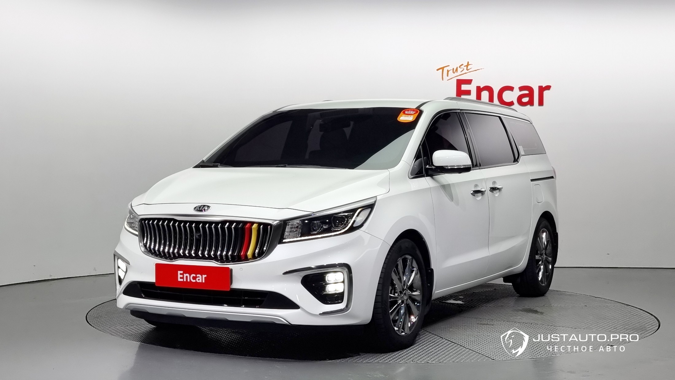 Автомобиль Kia Canival