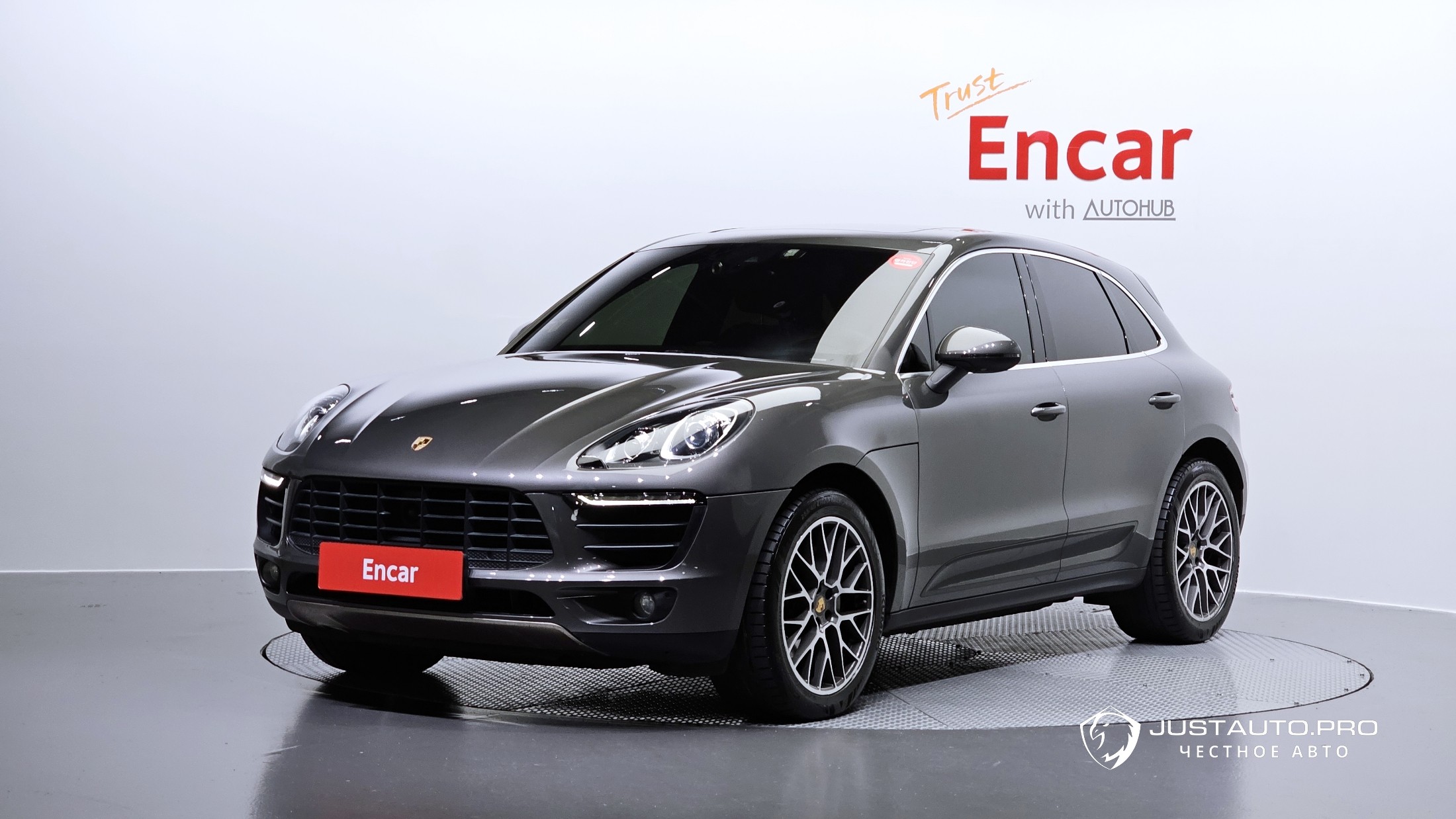 Автомобиль Porsche Macan