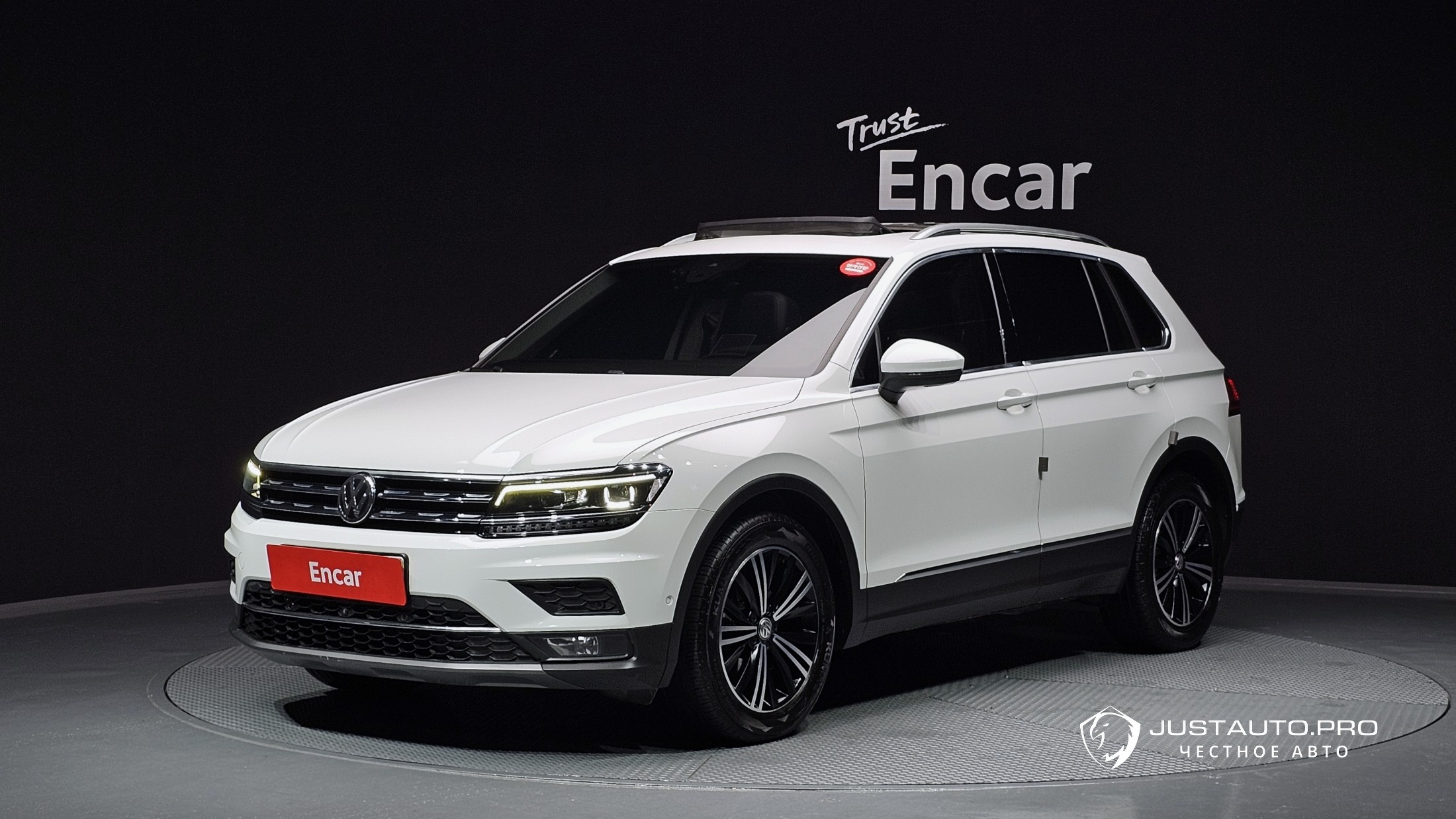 Автомобиль Volkswagen Tiguan