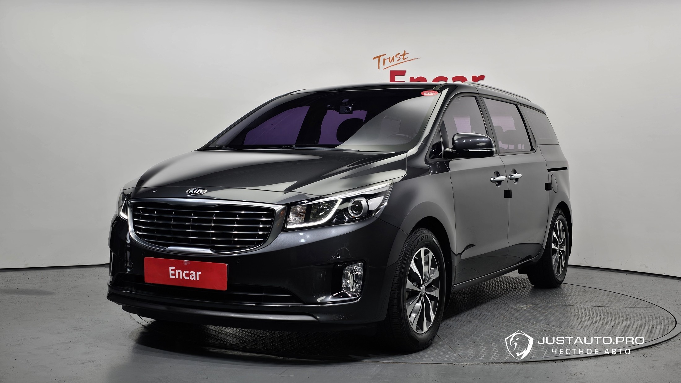 Автомобиль Kia Canival