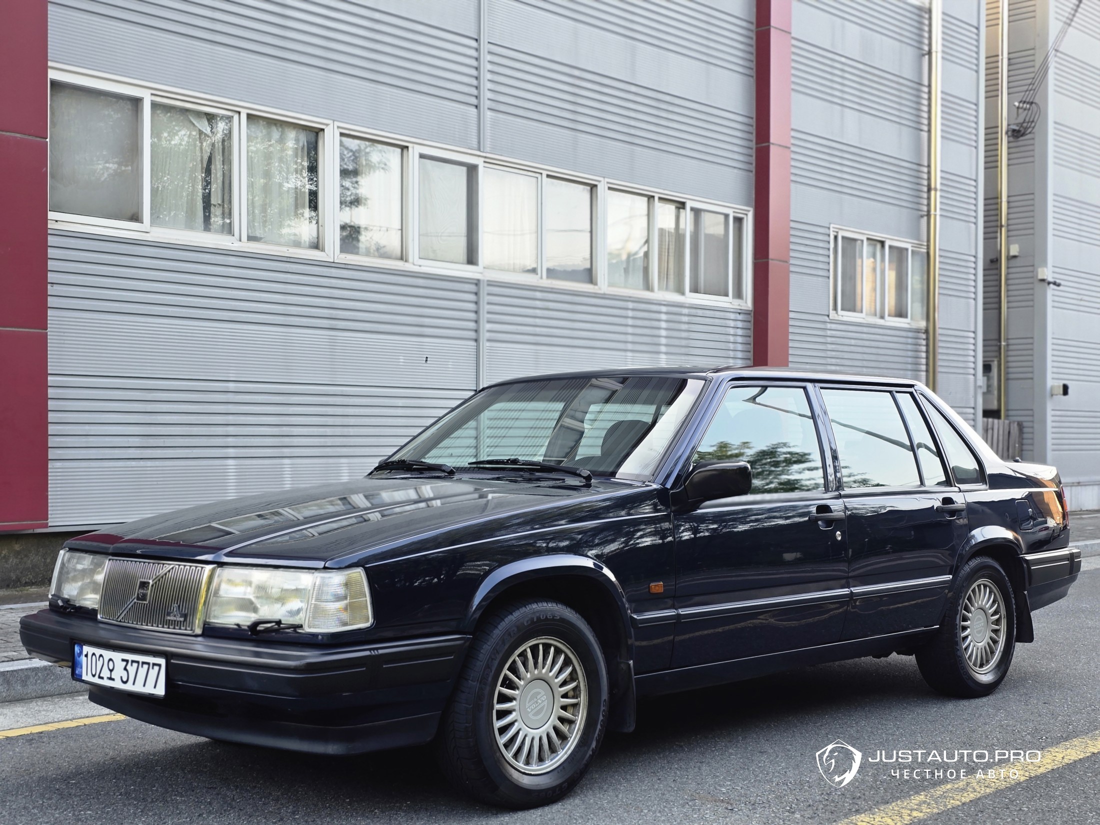 Автомобиль Volvo 940