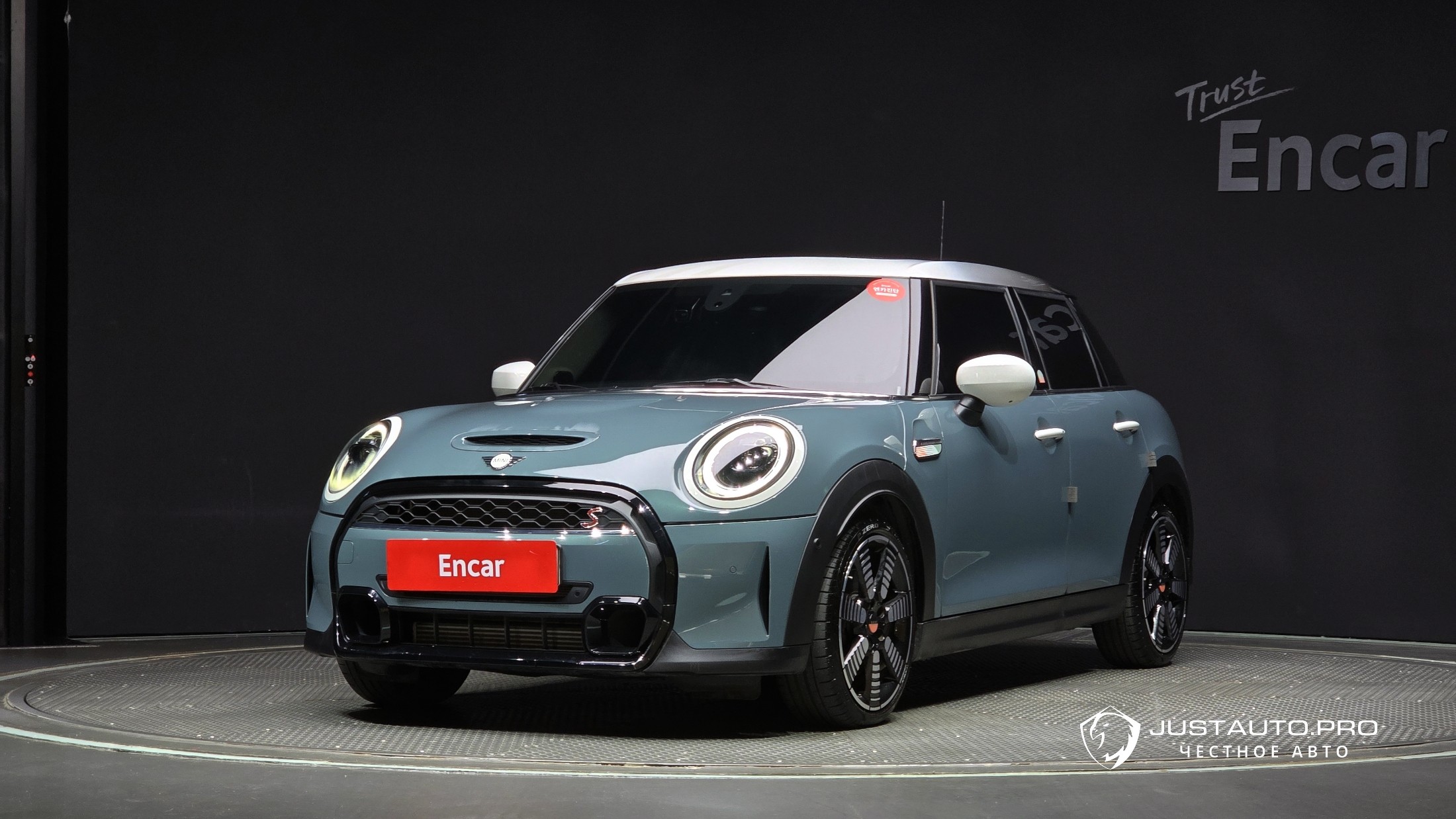 Автомобиль Mini Cooper