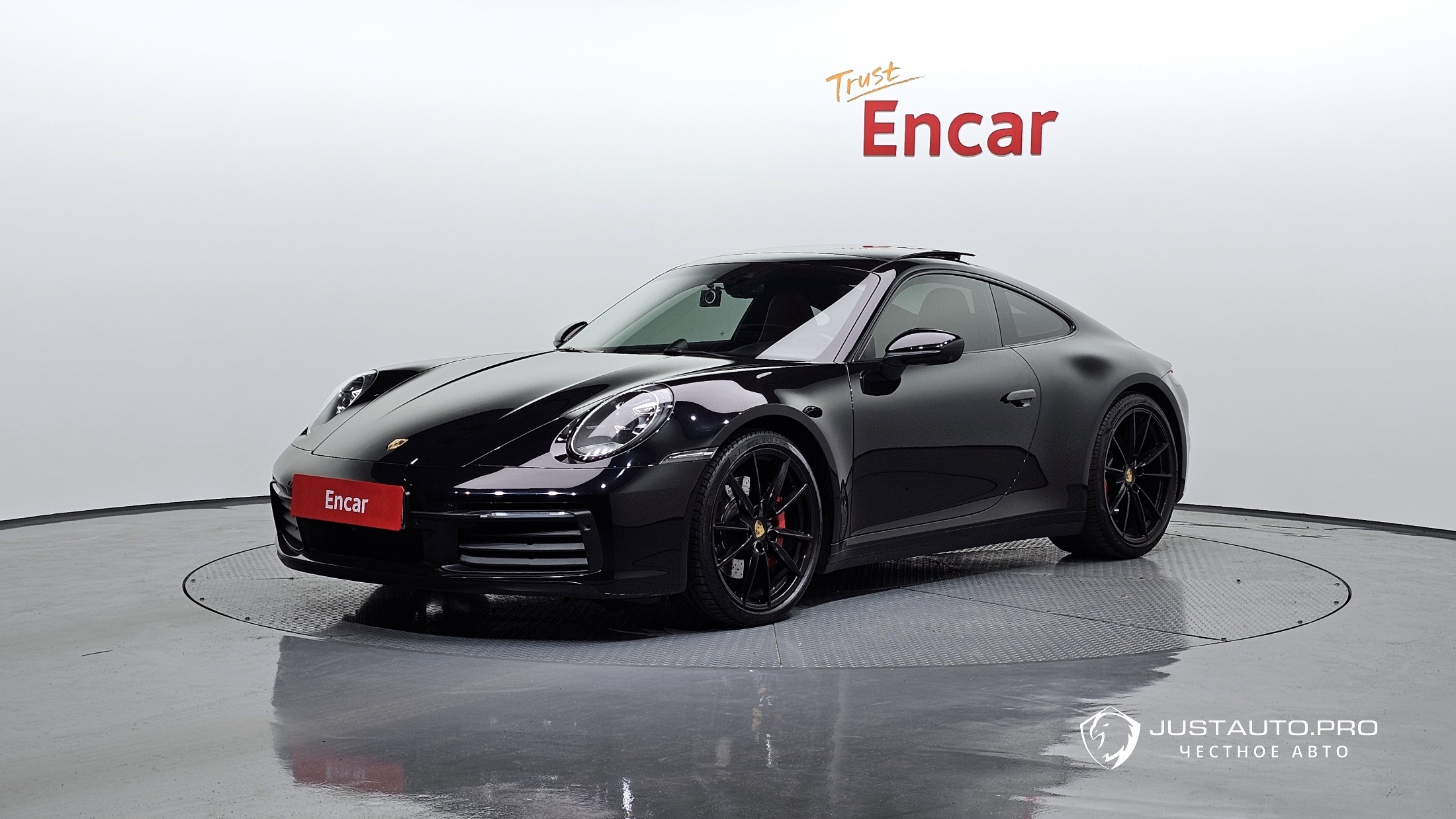 Автомобиль Porsche 911