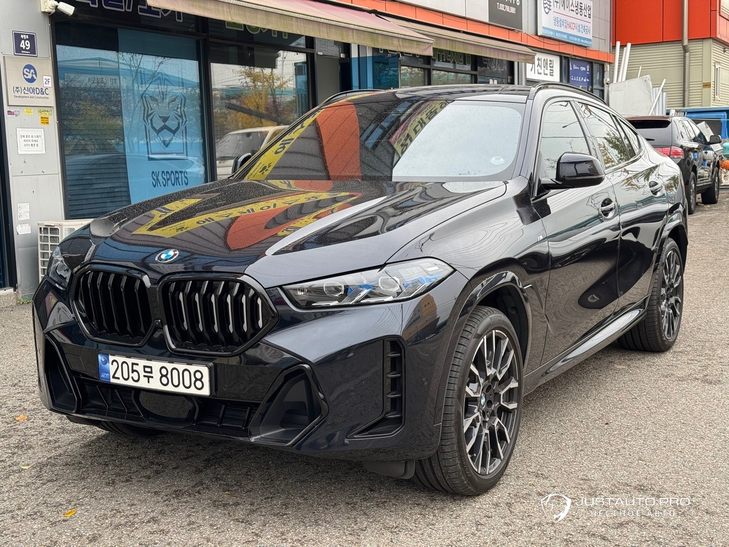 Автомобиль BMW X6