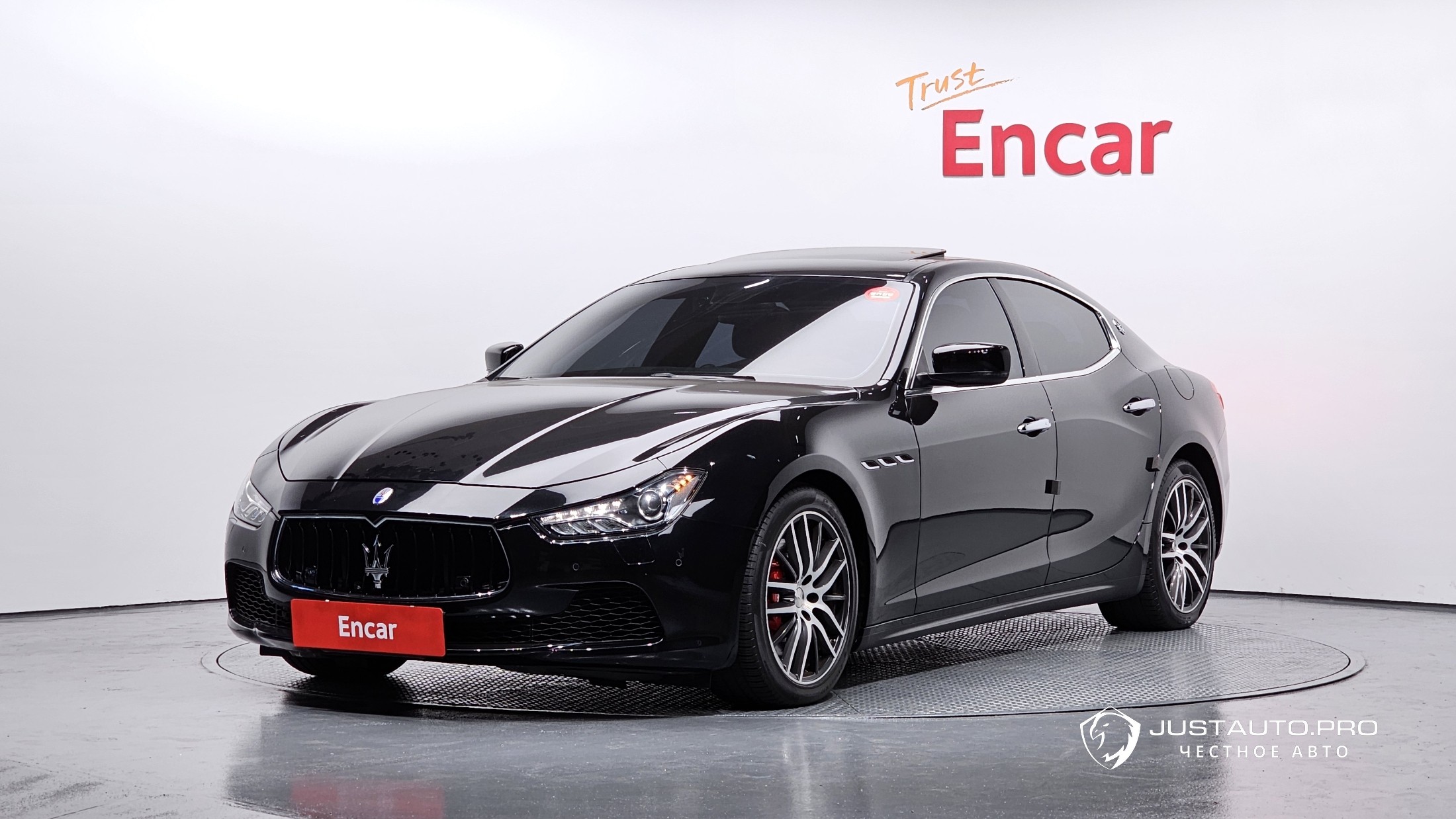 Автомобиль Maserati Ghibli