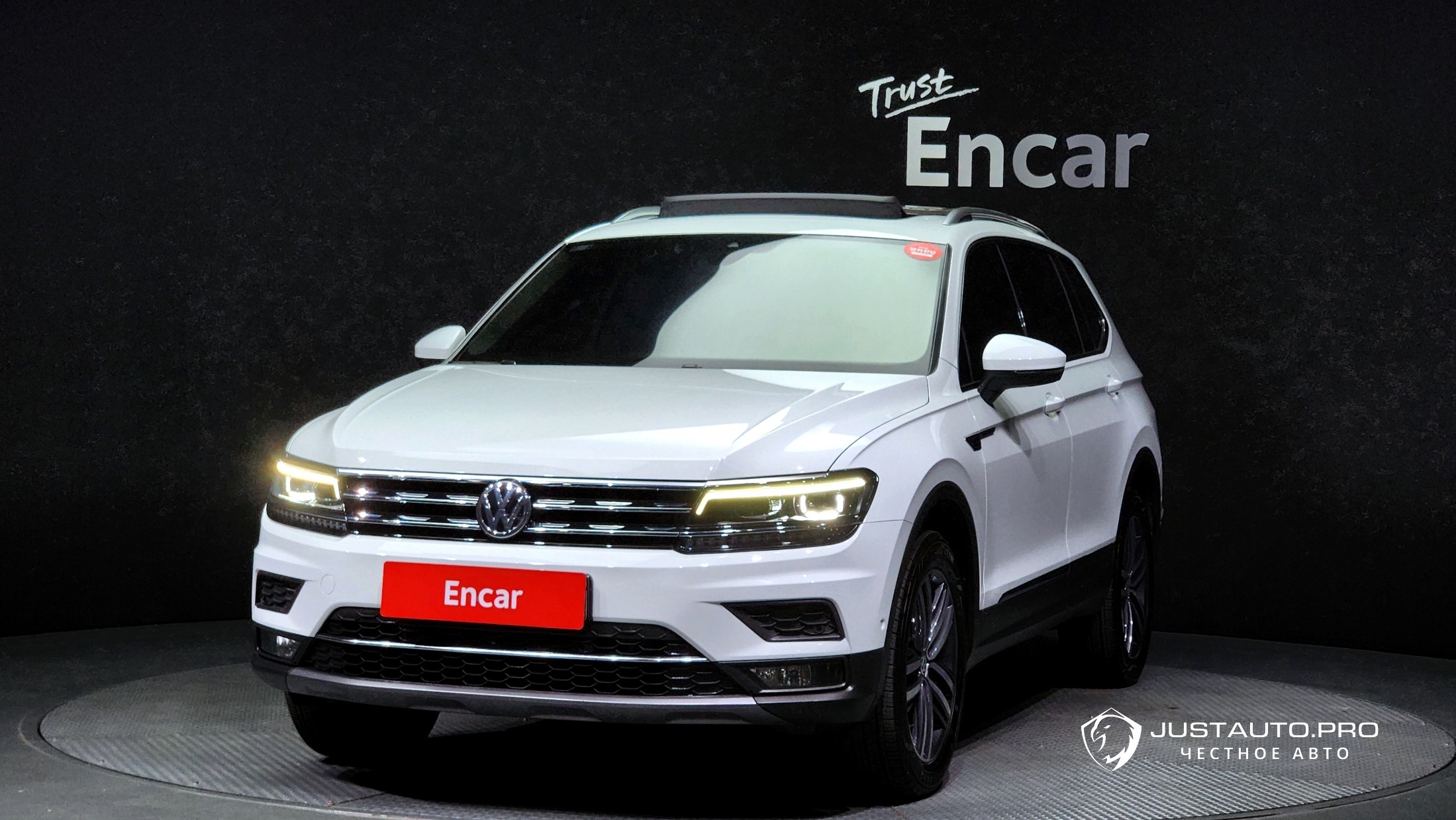 Автомобиль Volkswagen Tiguan