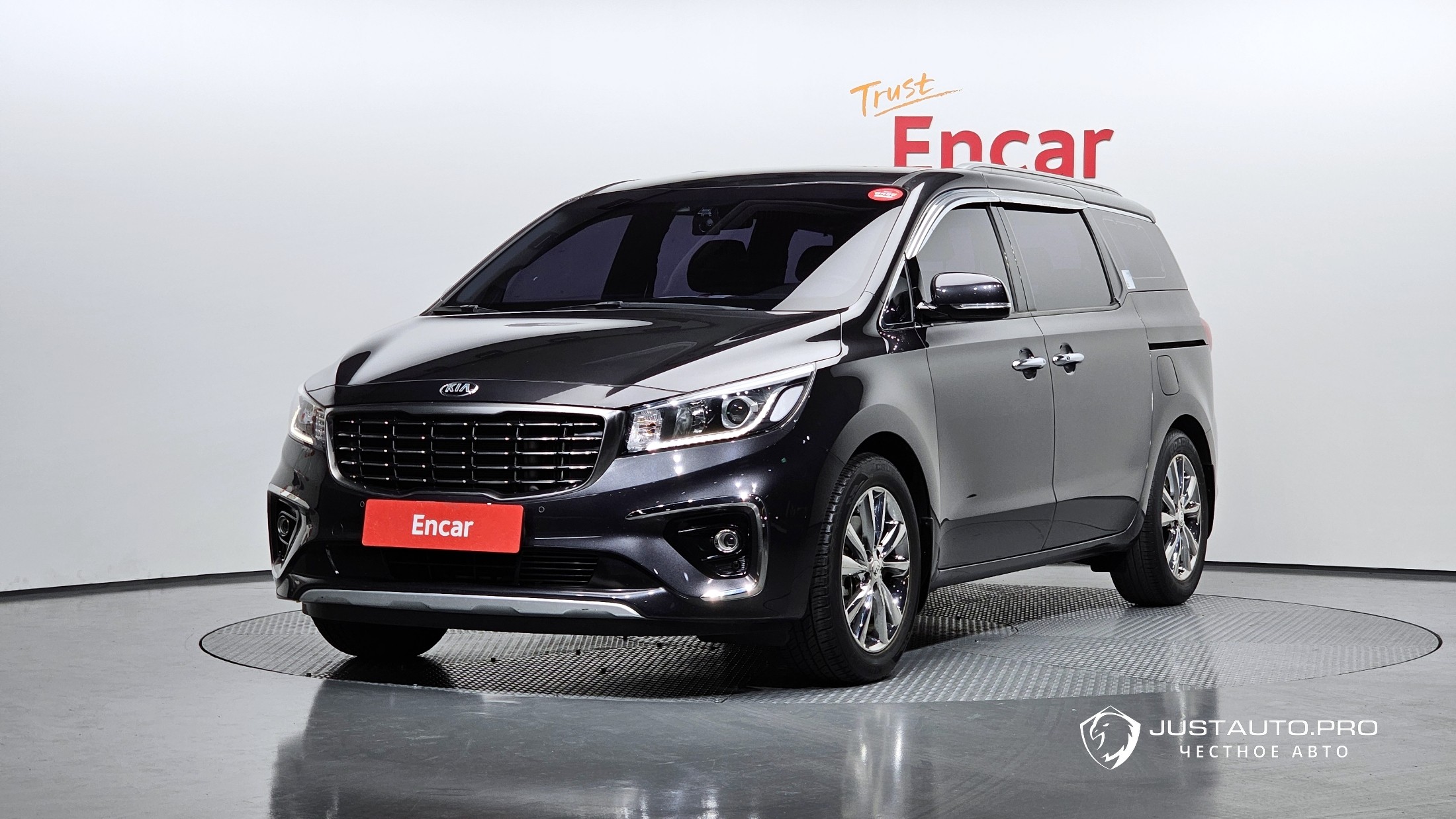 Автомобиль Kia Canival