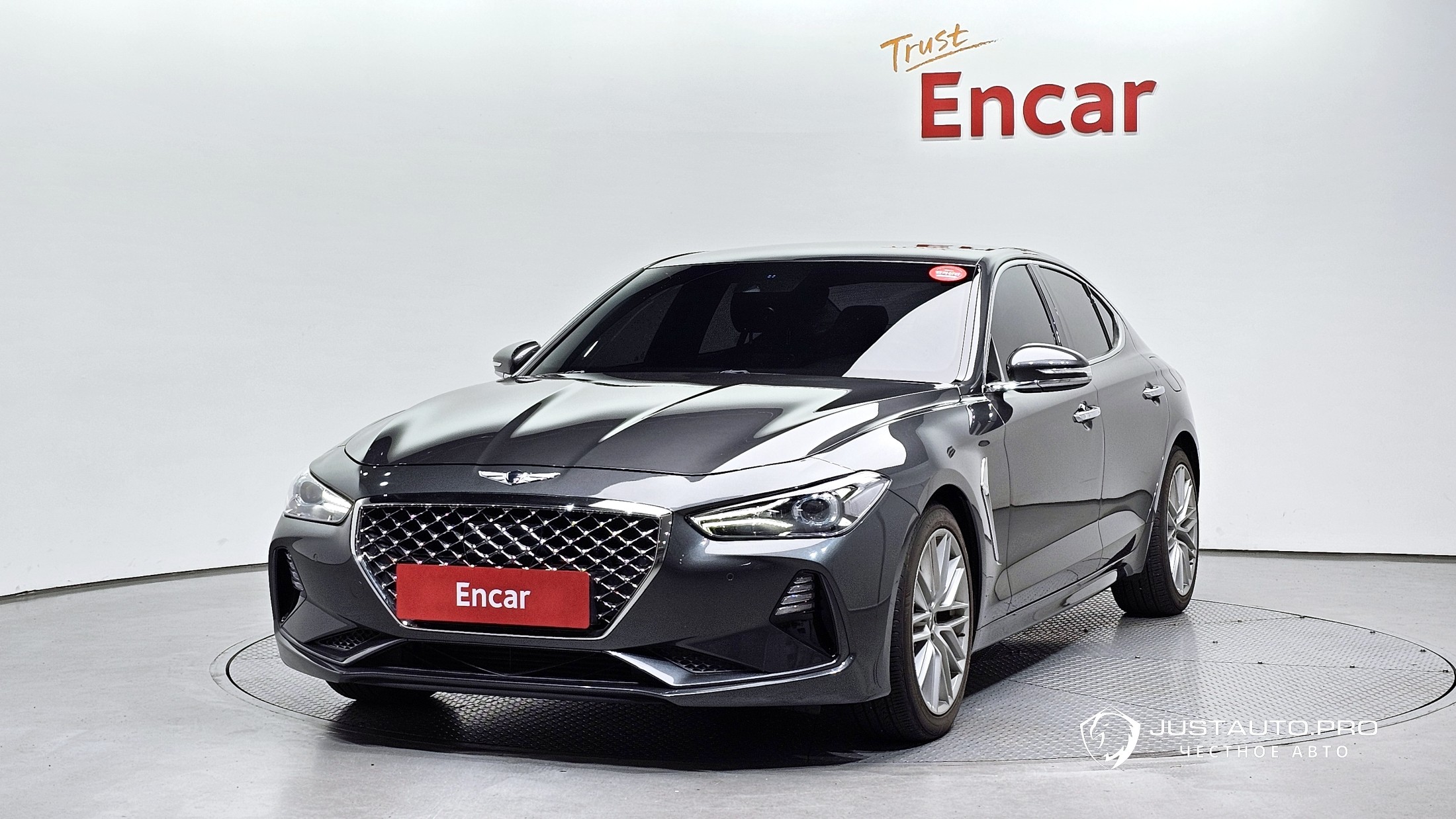 Автомобиль Genesis G70
