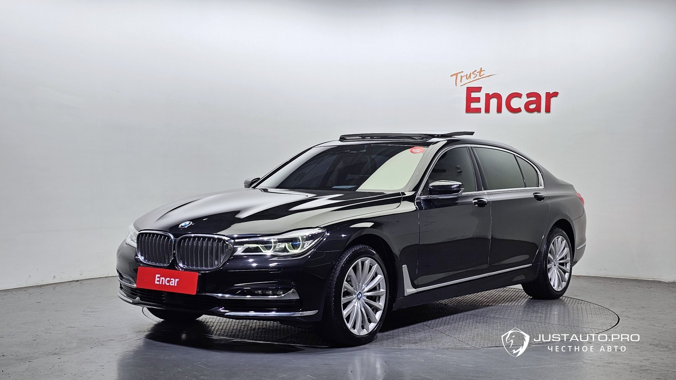 Автомобиль BMW 7-Series