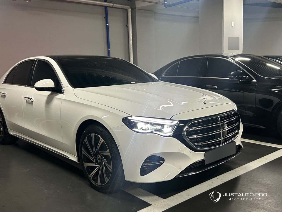 Автомобиль Mercedes-Benz E-Class