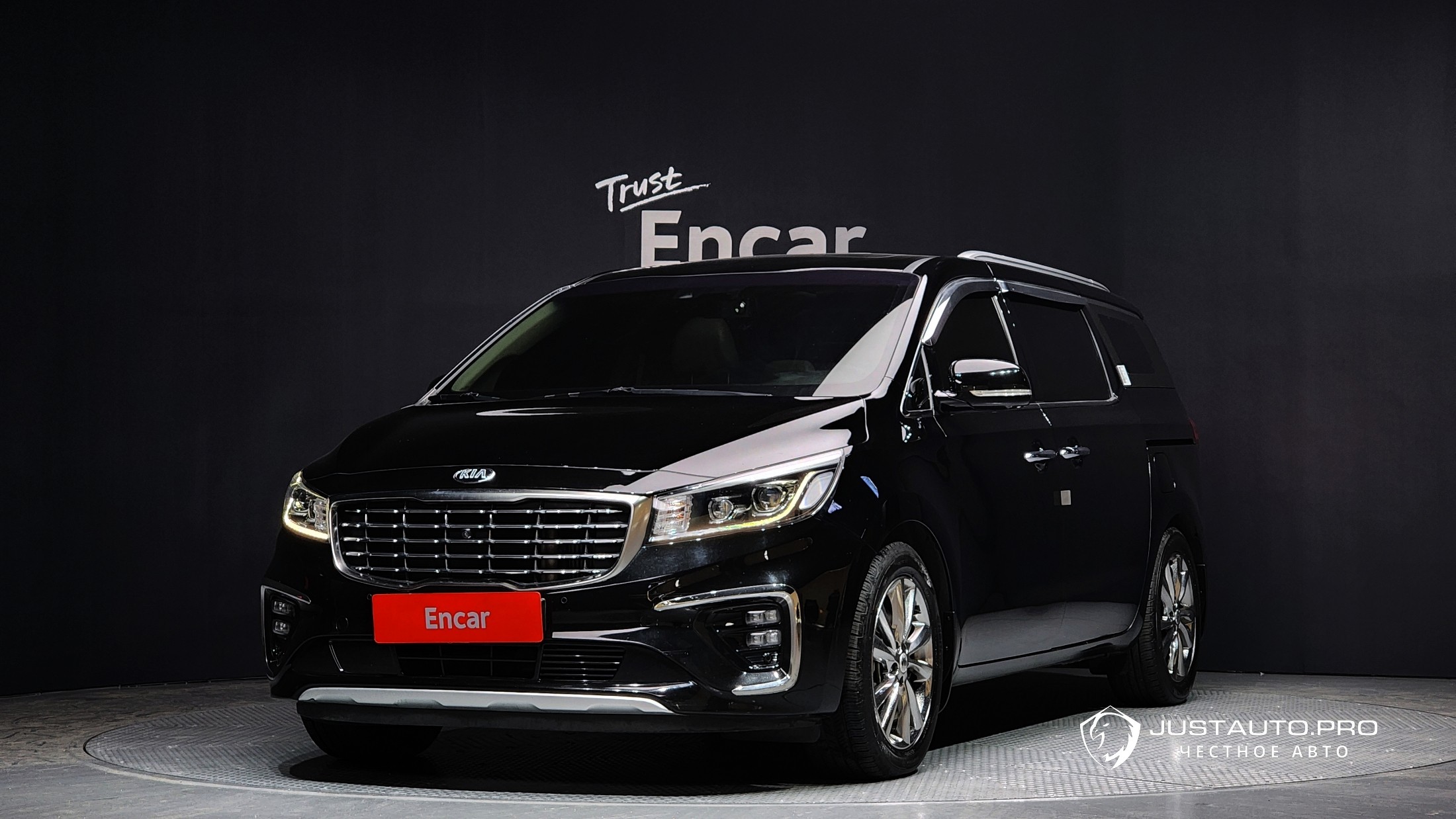 Автомобиль Kia Canival