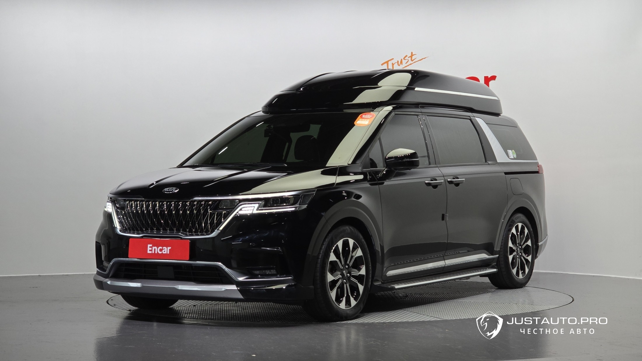 Автомобиль Kia Canival
